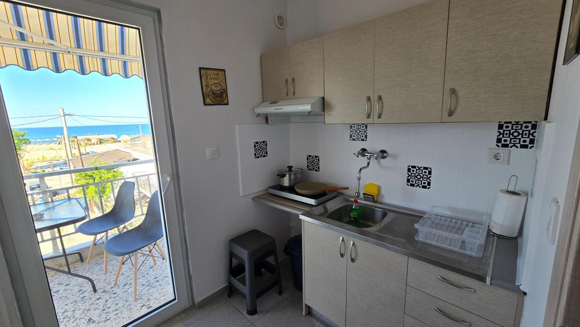 Apartment Lina's Beachfront By Optimum Link