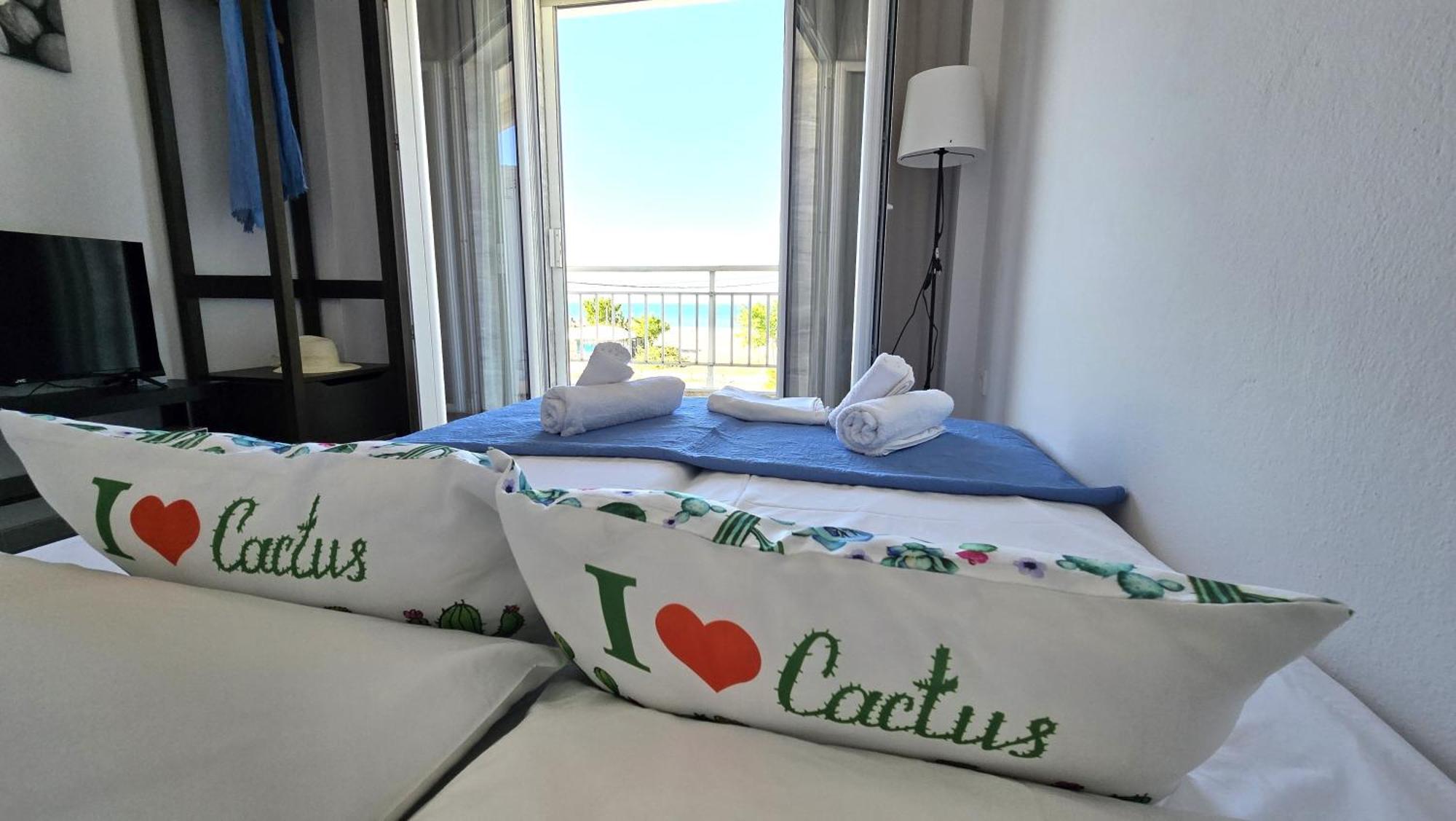 Apartment Lina's Beachfront By Optimum Link *