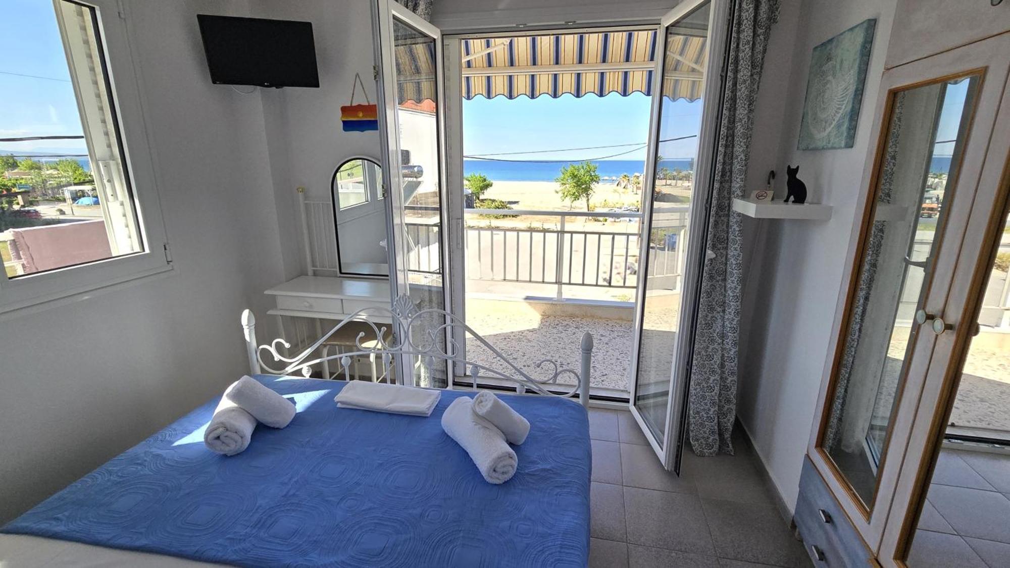 Apartment Lina's Beachfront By Optimum Link *