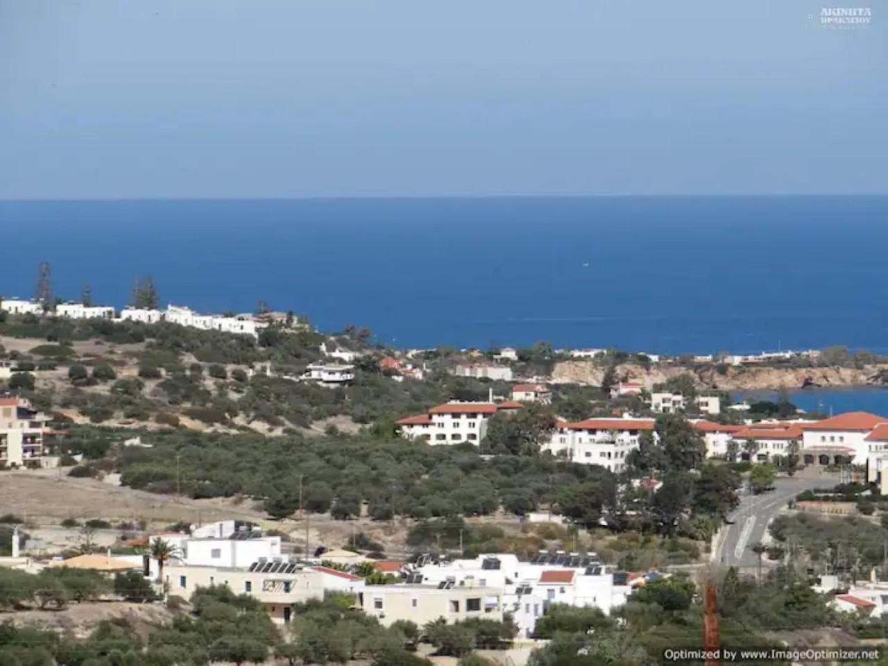 Sea View In A Great Location!! Apartment