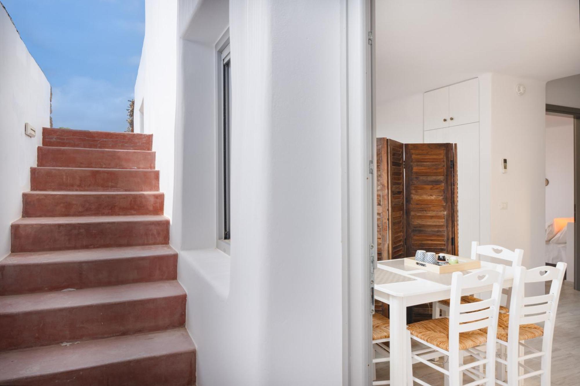 Lavender Apartment *