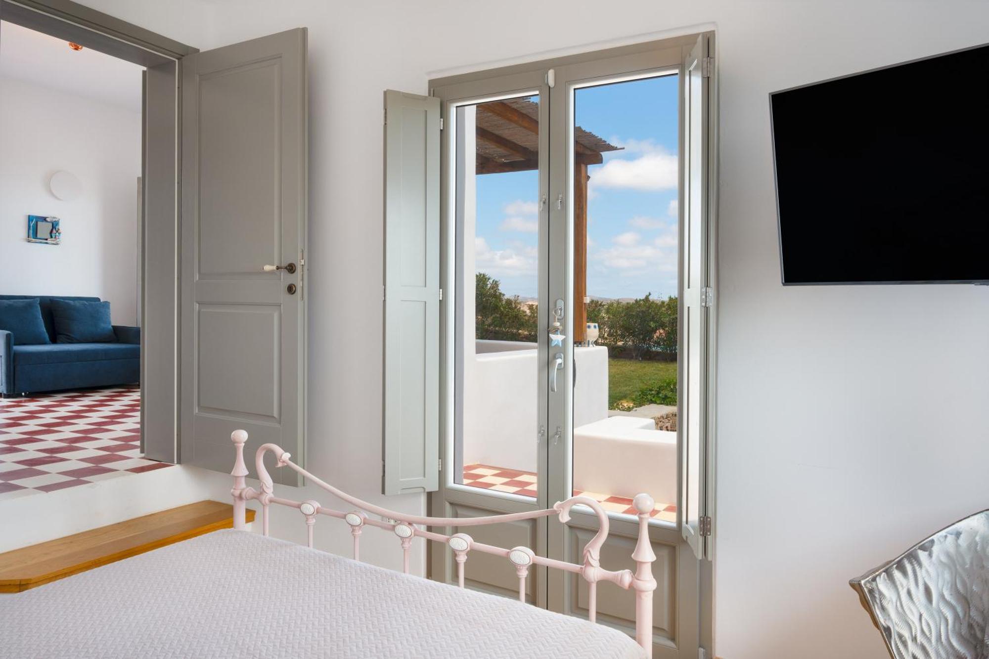 Moon Kiss Apartment Provatas