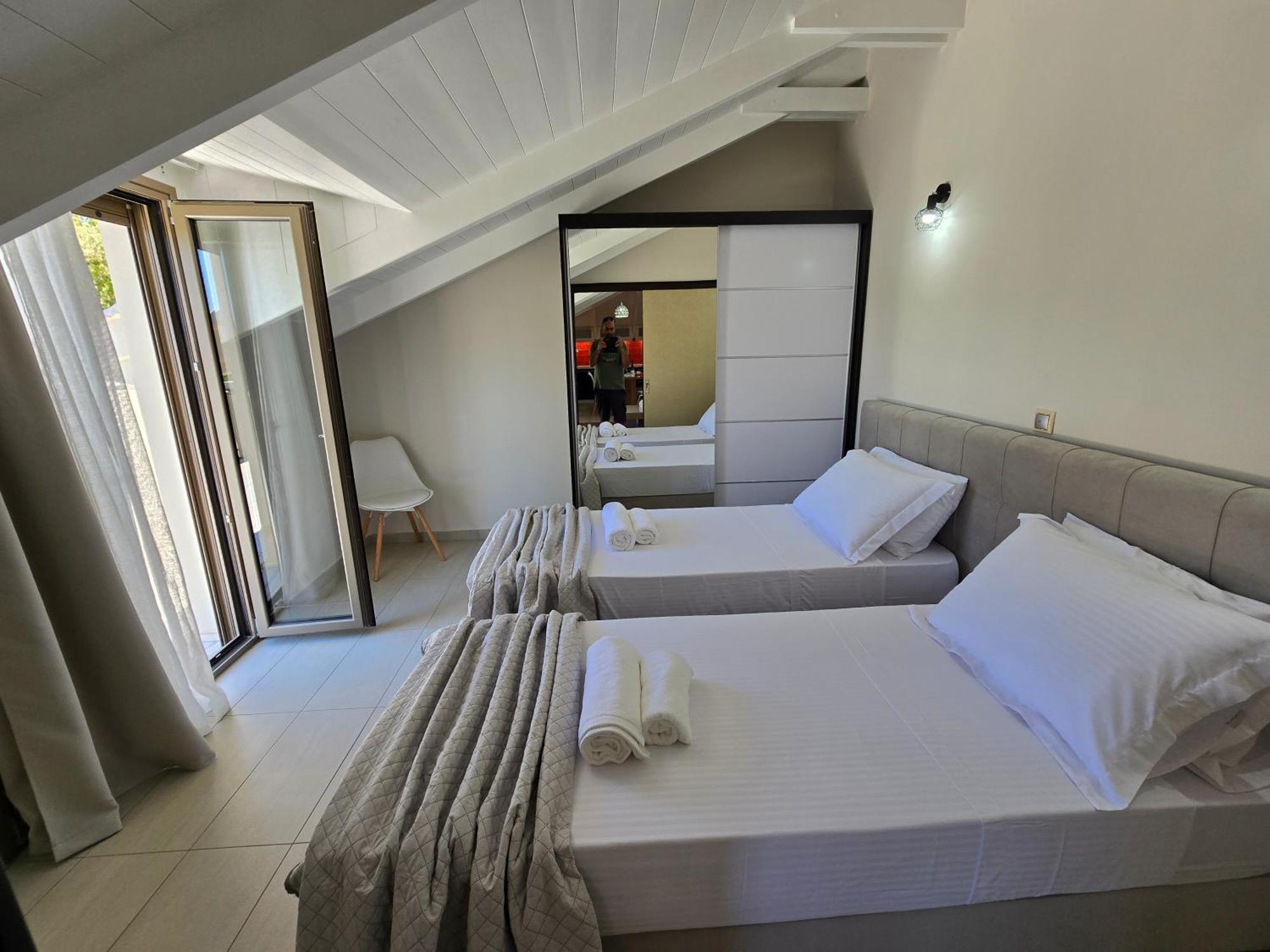 Tomorrow Attic Apartment *
