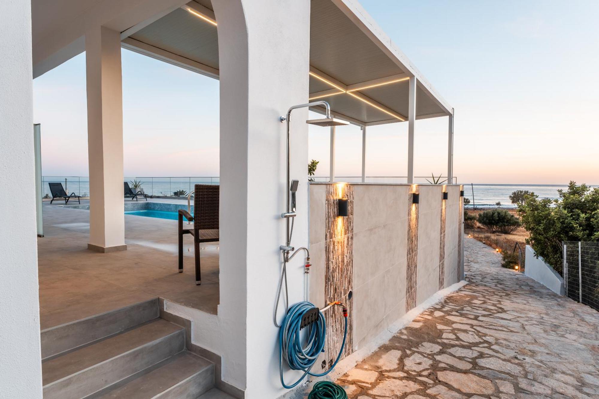 Zoe' Sense Seaside Pool - Corpus Apartment *