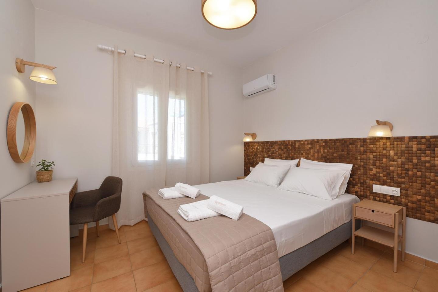 Cyclamen Apartment