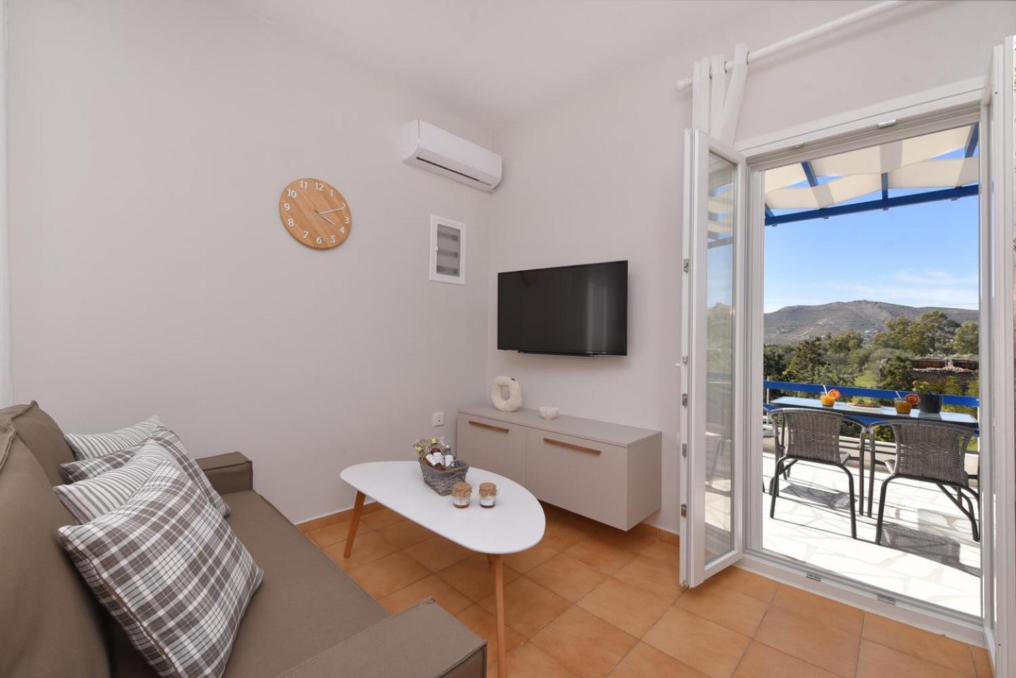 Cyclamen Apartment Posidhonia (Syros)