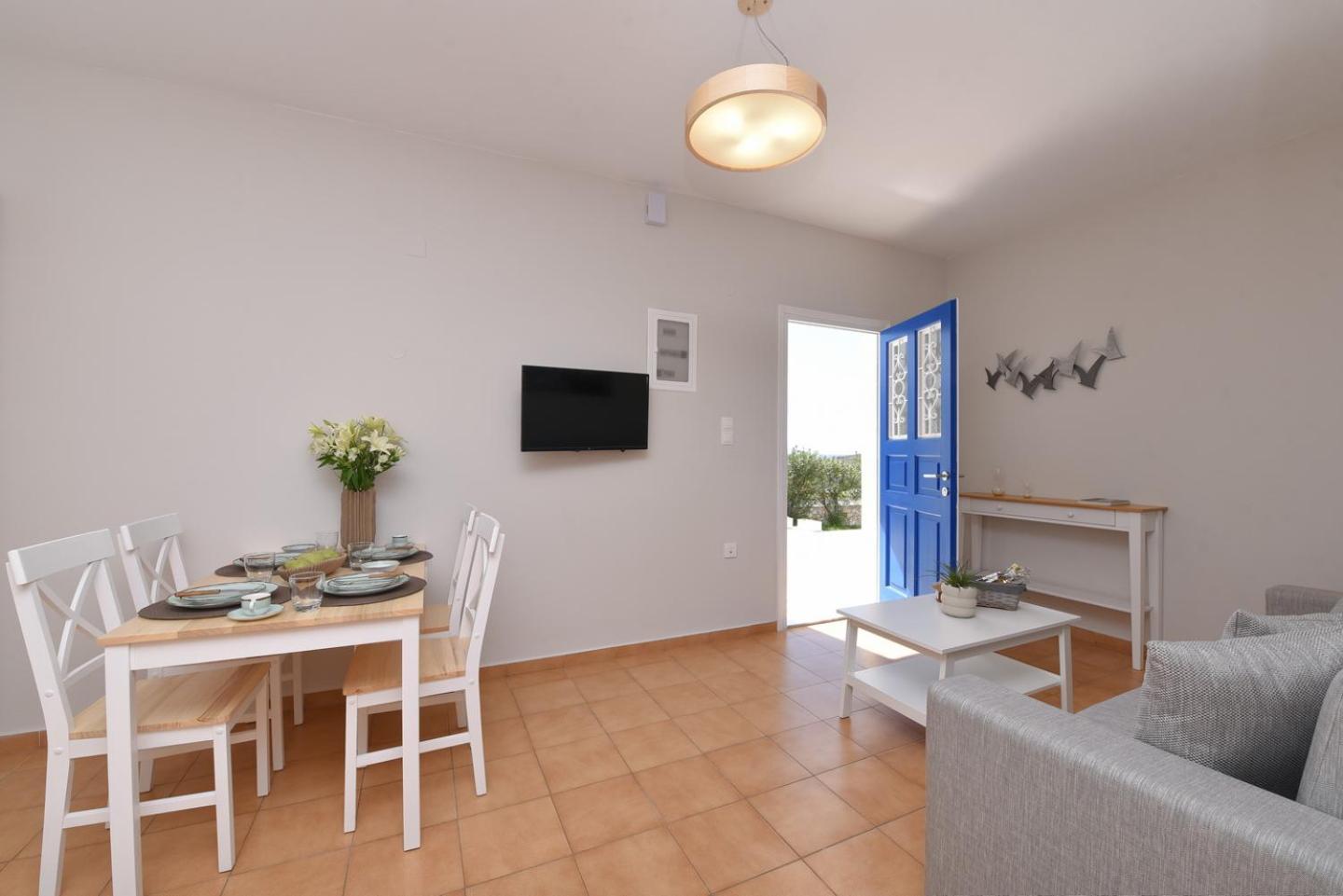 Cyclamen Apartment Posidhonia (Syros)