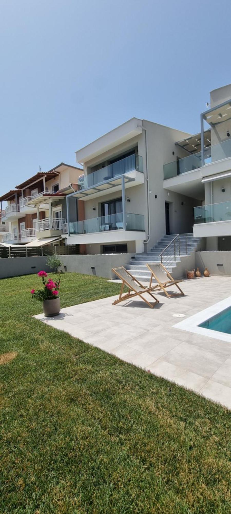 Arodo Aparthotel Nea Iraklitsa