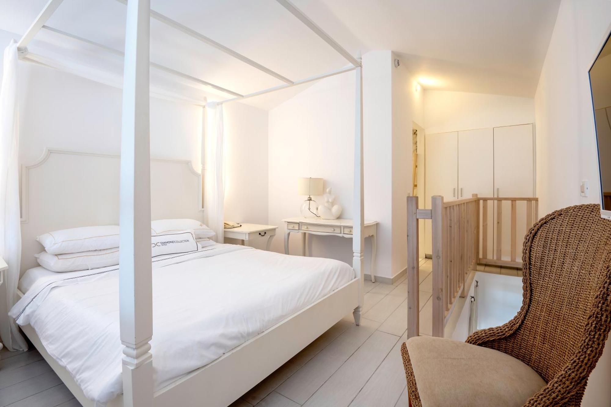 Diamond Deluxe - Adults Only 5*