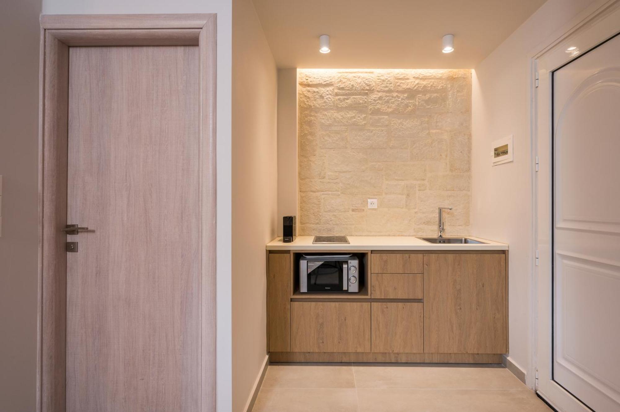 Esplanade Aparthotel 2*