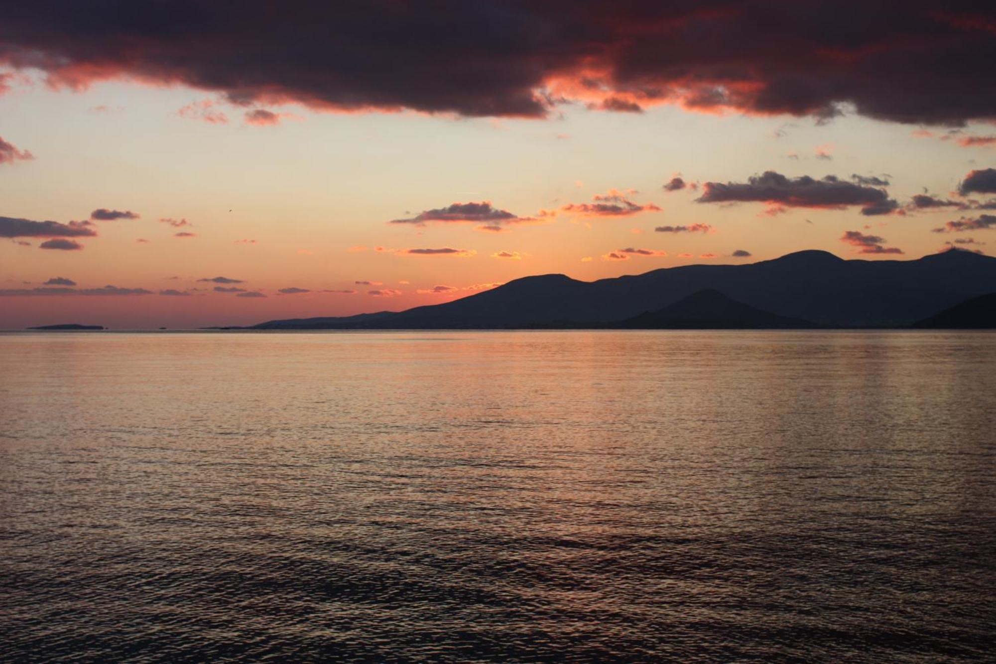Mina's In Naxos Island 2*