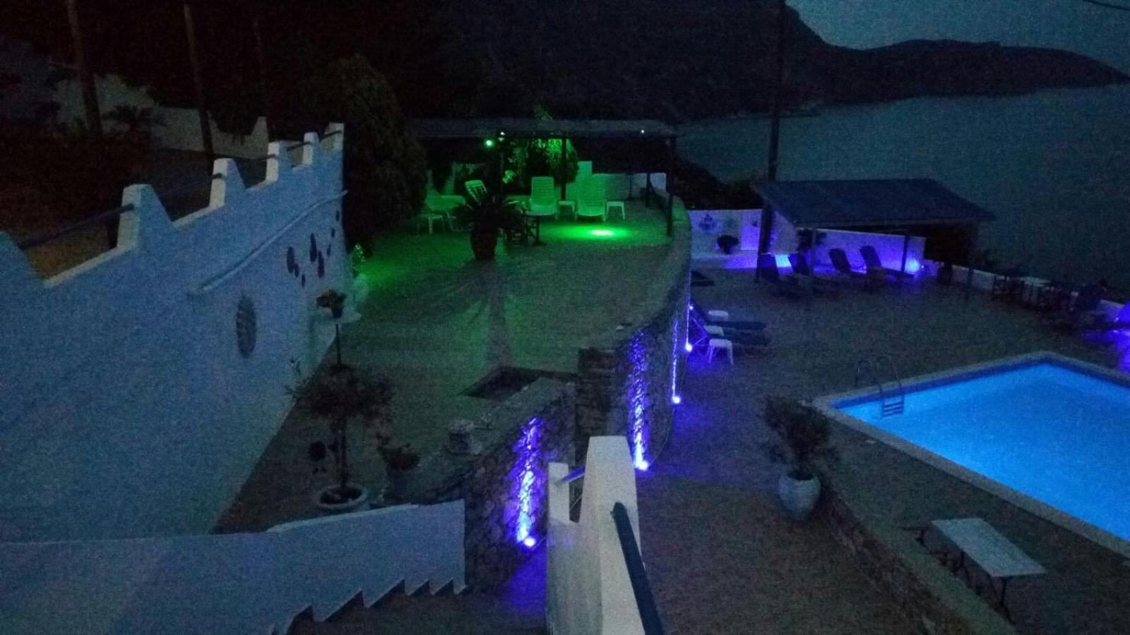 Aparthotel Avra