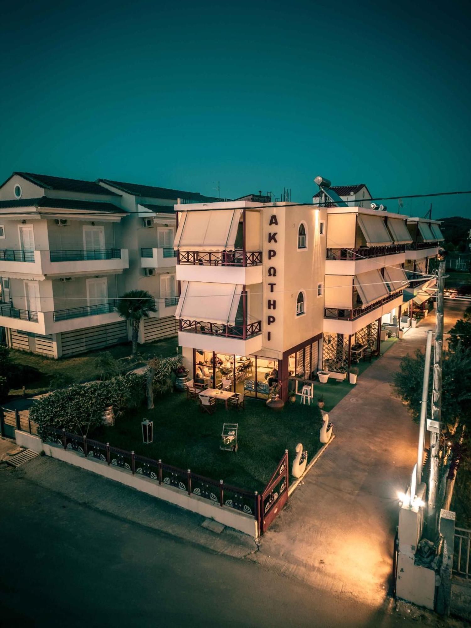 Akrotiri Rooms * Agiokampos (Evia)