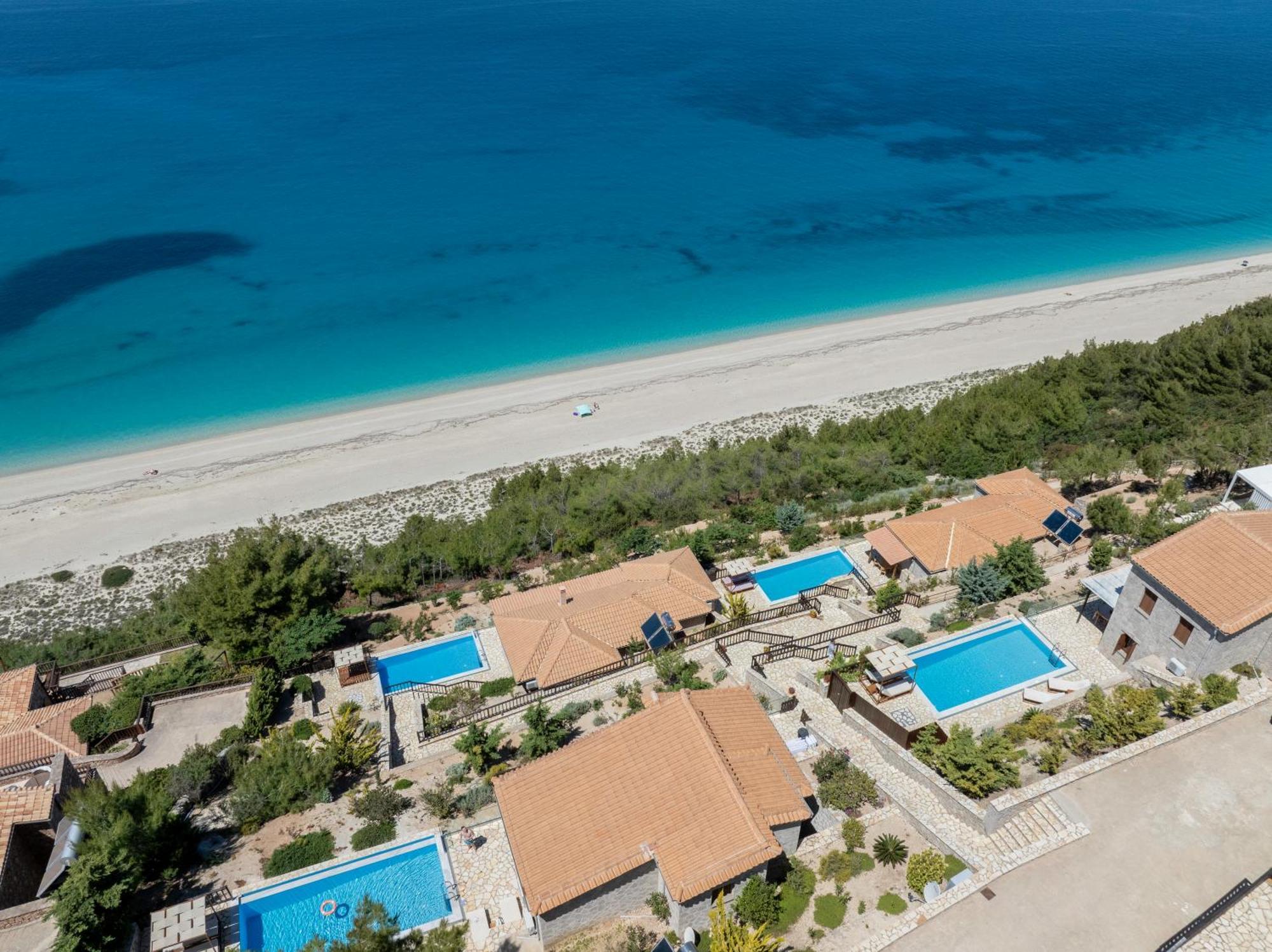 Milos Paradise Luxury Villa Agios Nikitas