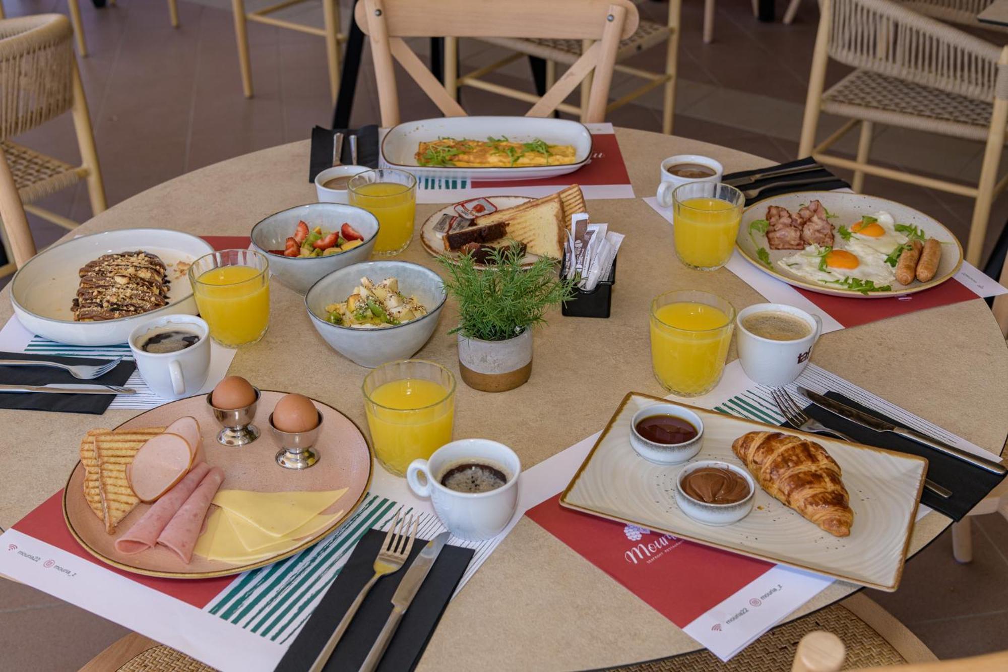 Apartment Mouria &