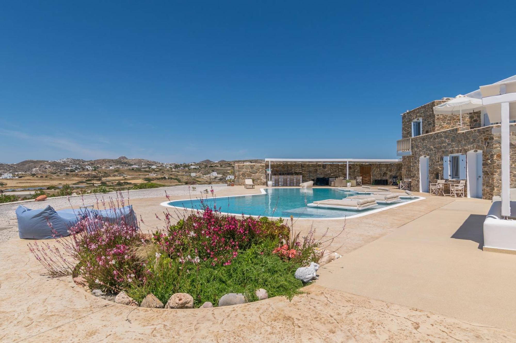 Blu And Country house Adamantas (Milos)