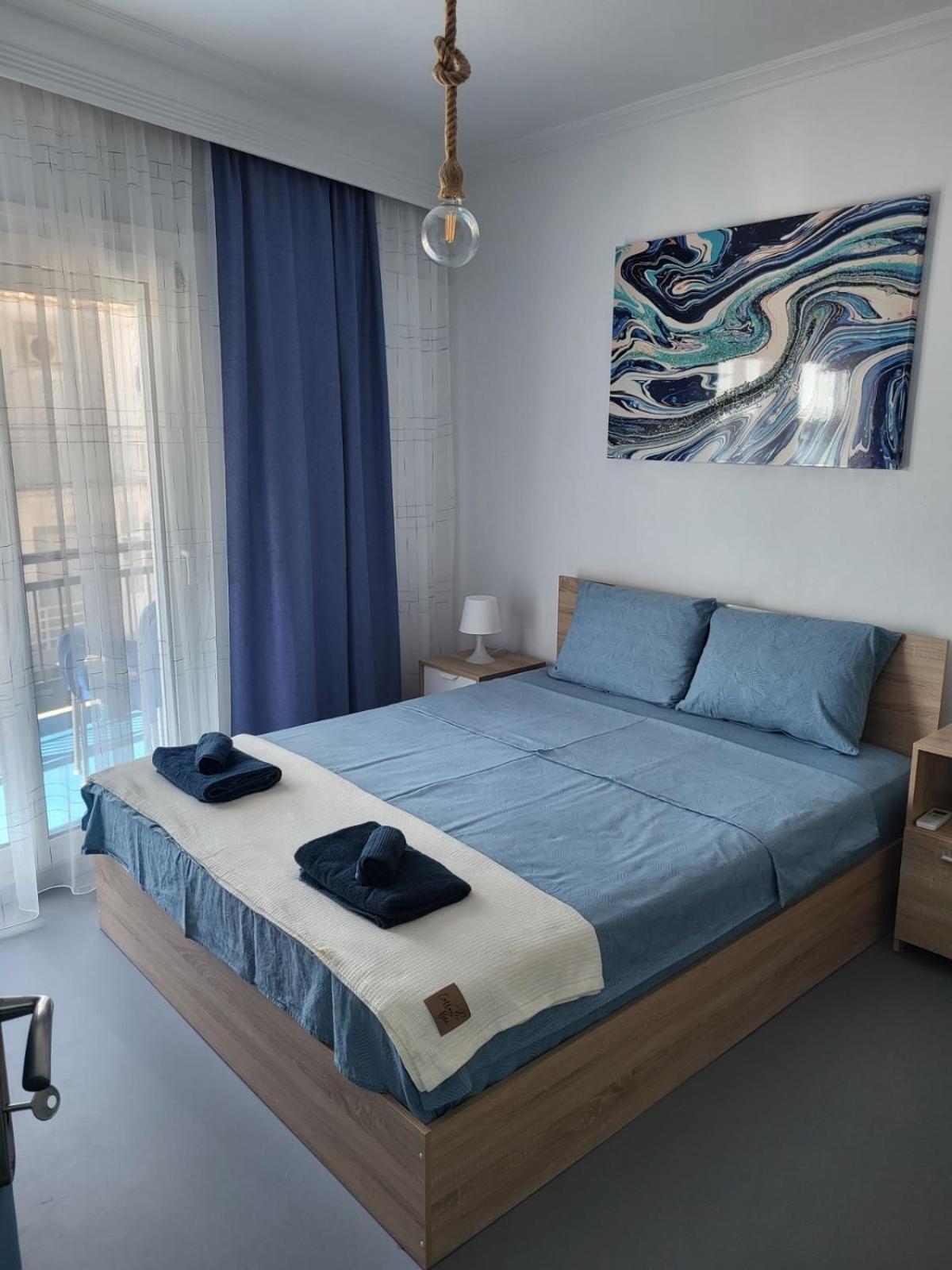 Upper Deck Apt. Apartment *