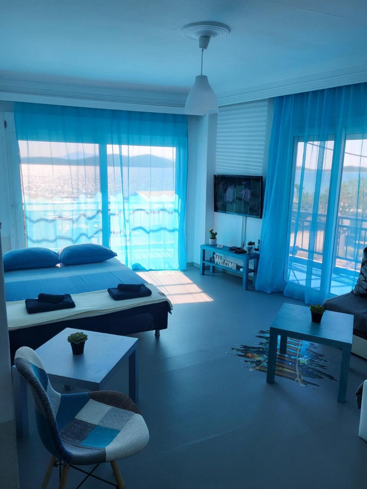 Upper Deck Apt. Apartment Nea Peramos (Macedonia)