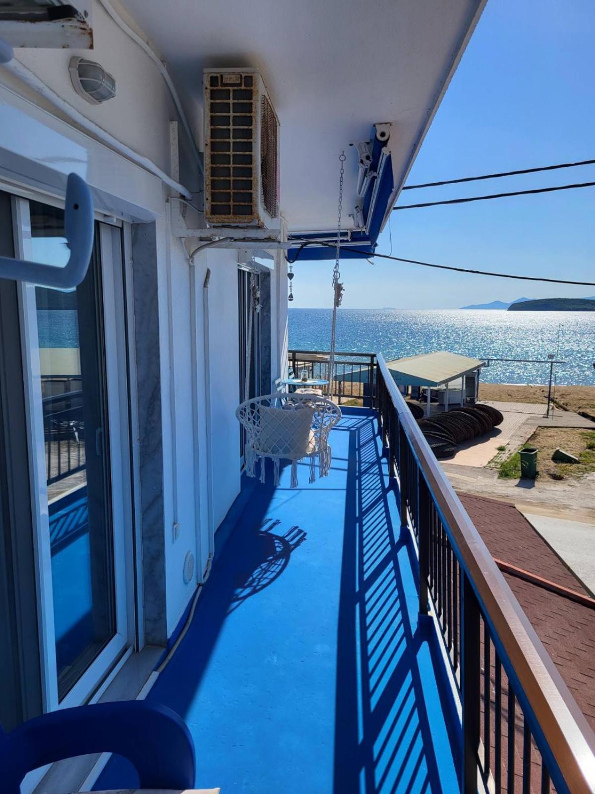 Upper Deck Apt. Apartment *