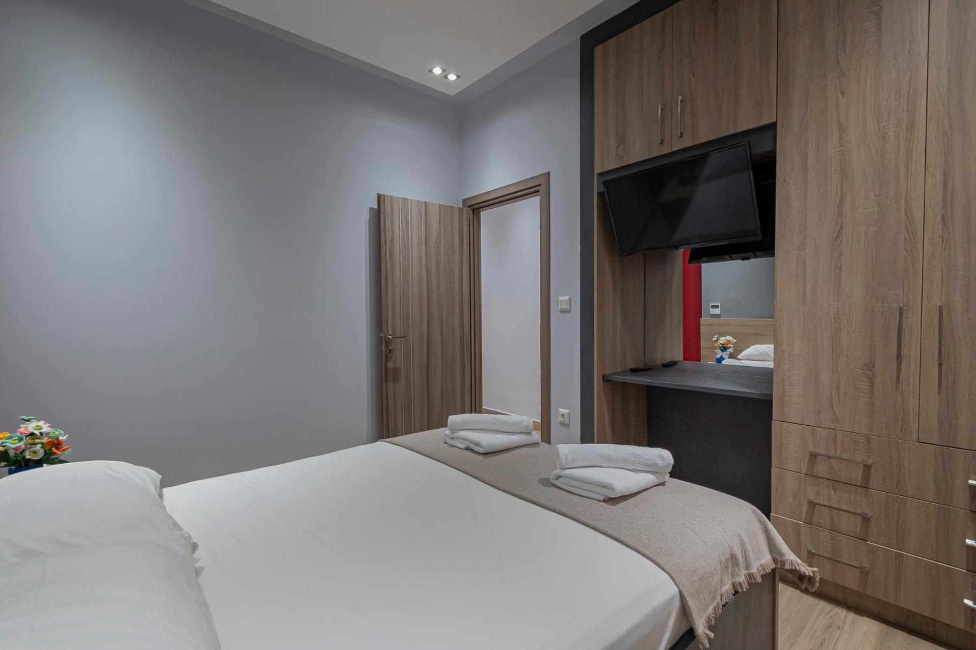 P & K Design Ltd Flats By Pro Services - *