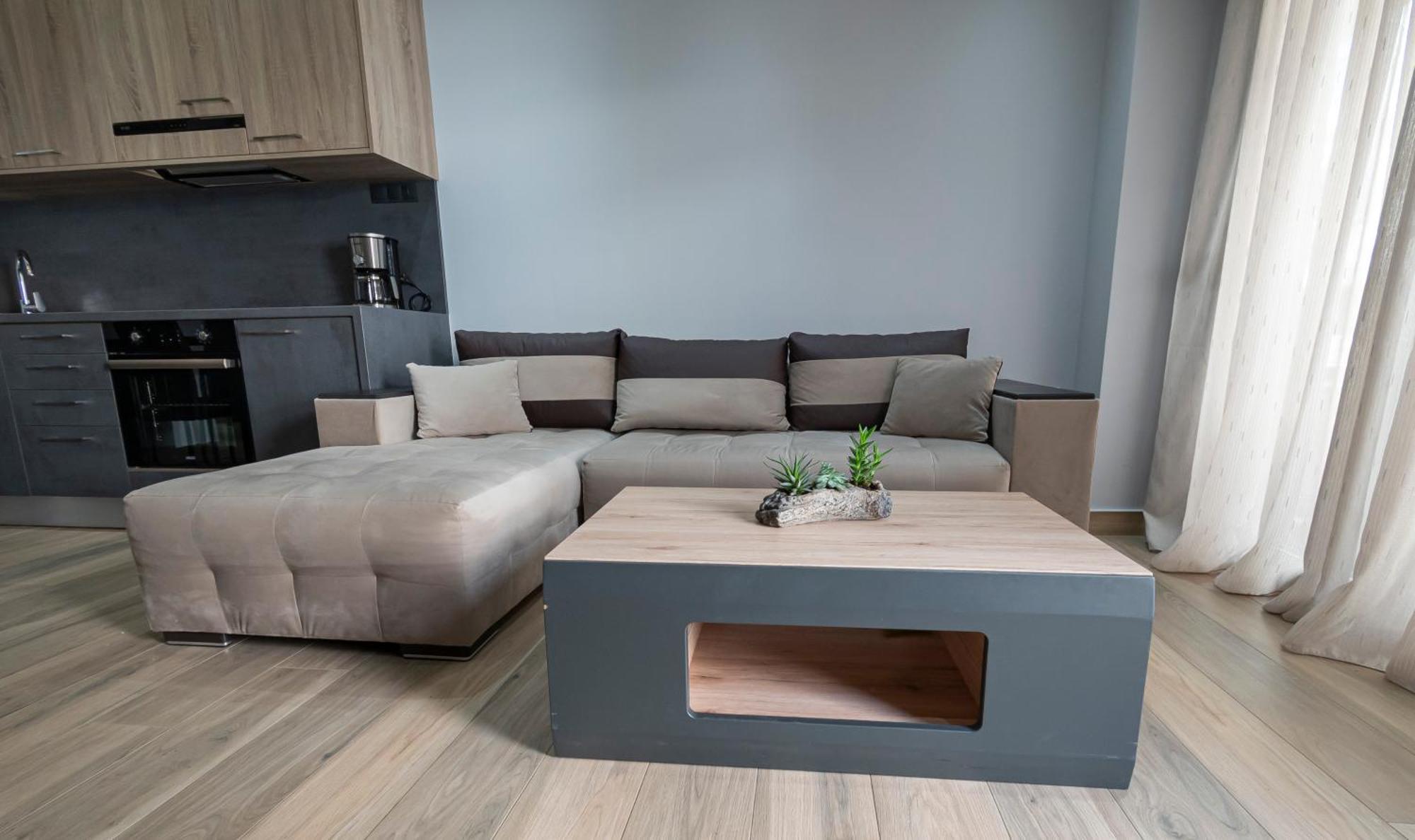 P & K Design Ltd Flats By Pro Services - Apartment