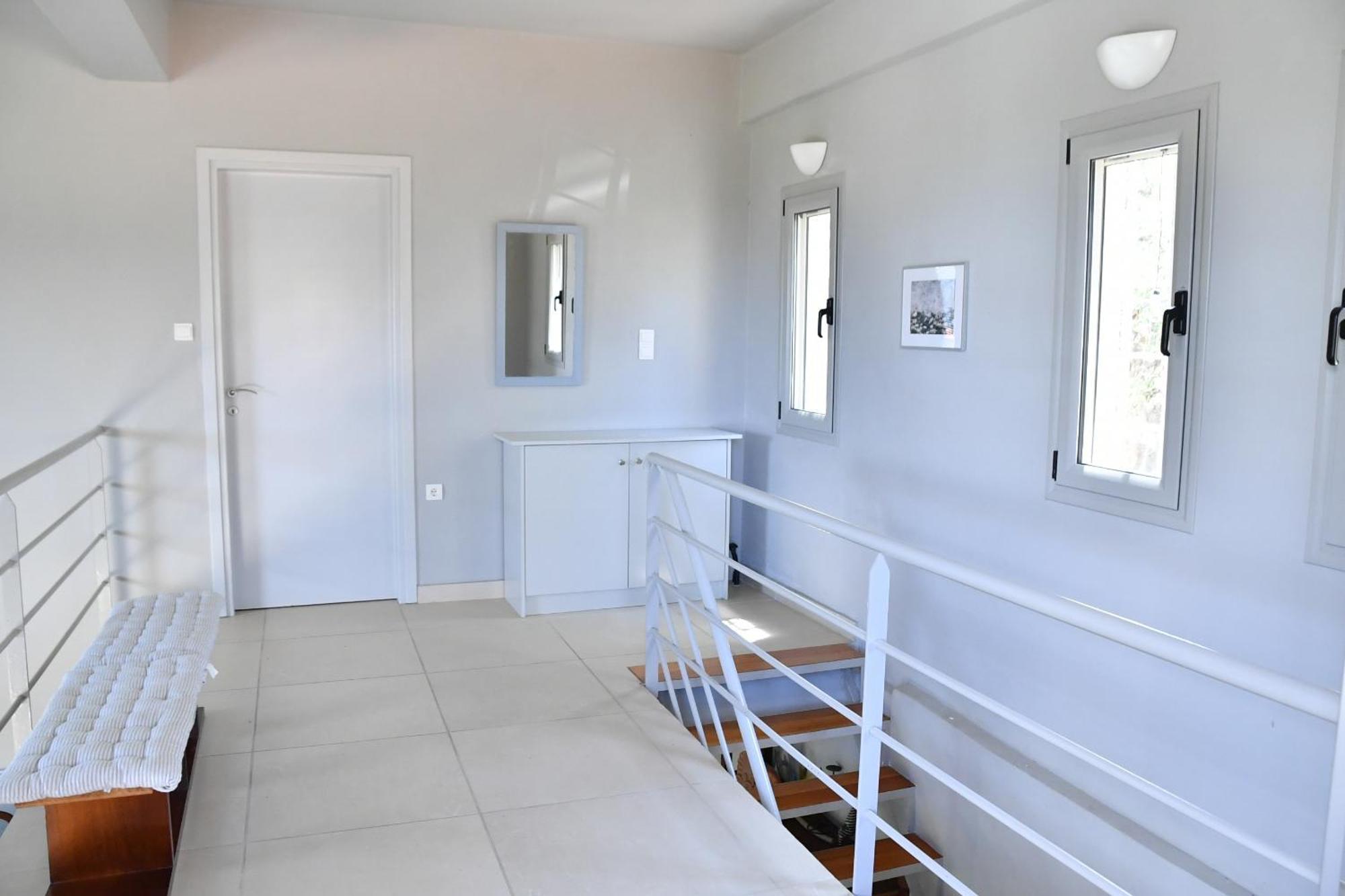 'n Gray Sea & Mountain House Kalamata