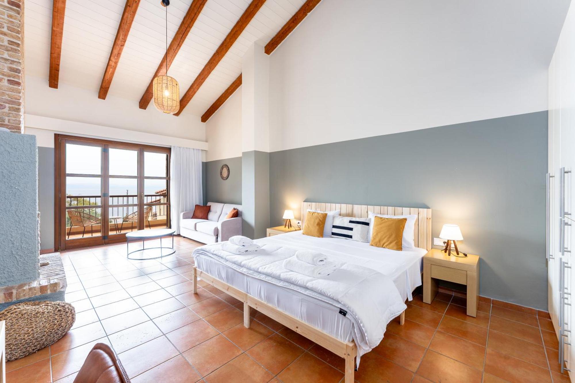 Kaminos Evia 4*