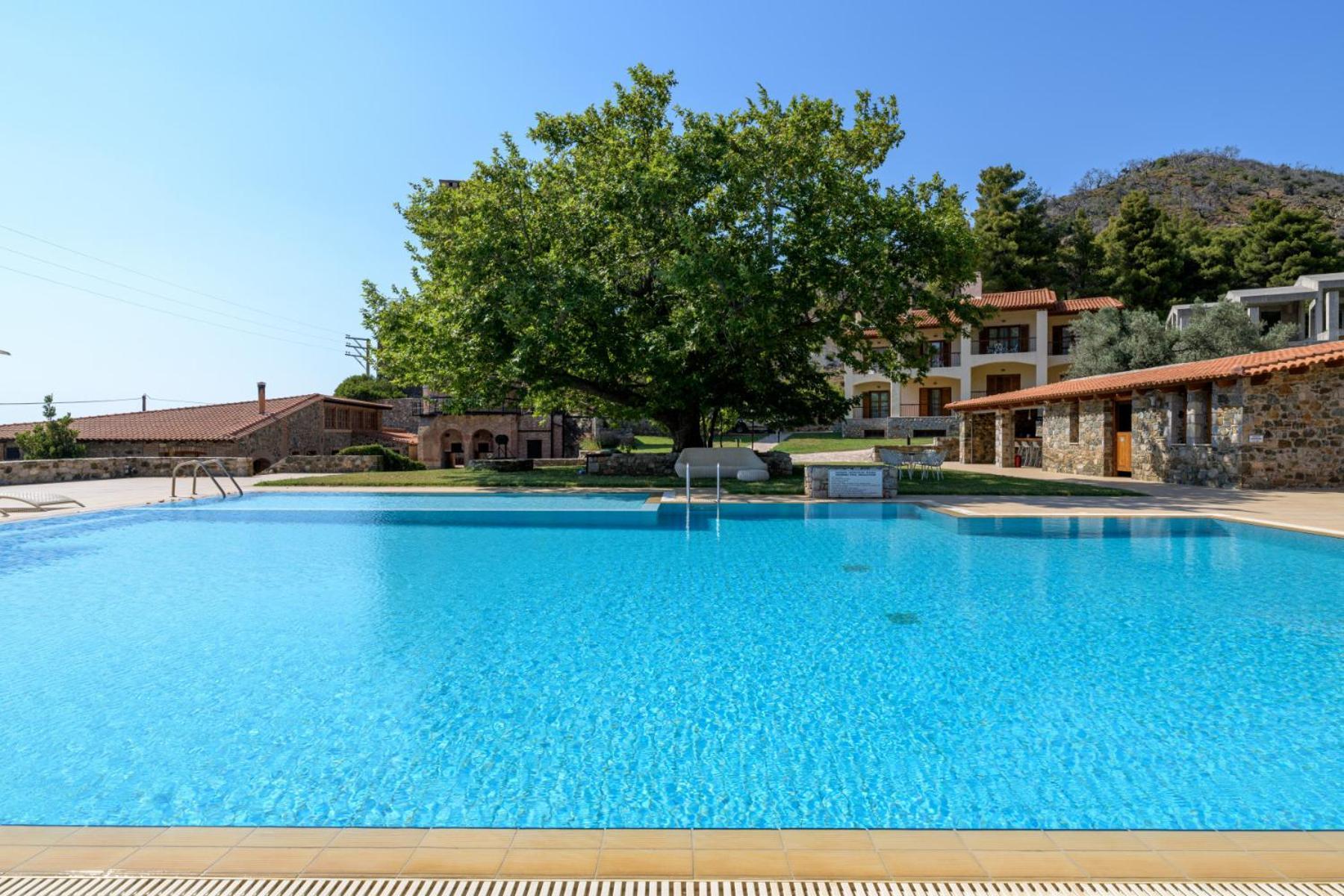 Kaminos Evia Hotel 4*