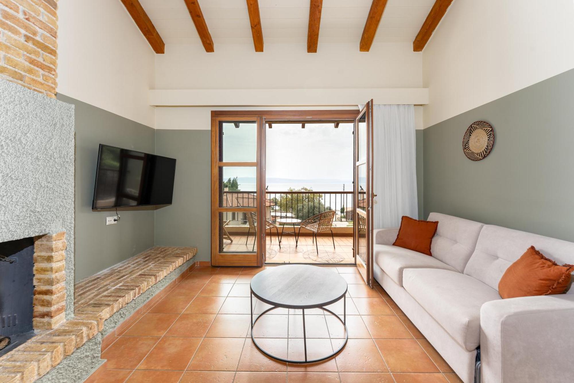 Kaminos Evia Hotel 4*