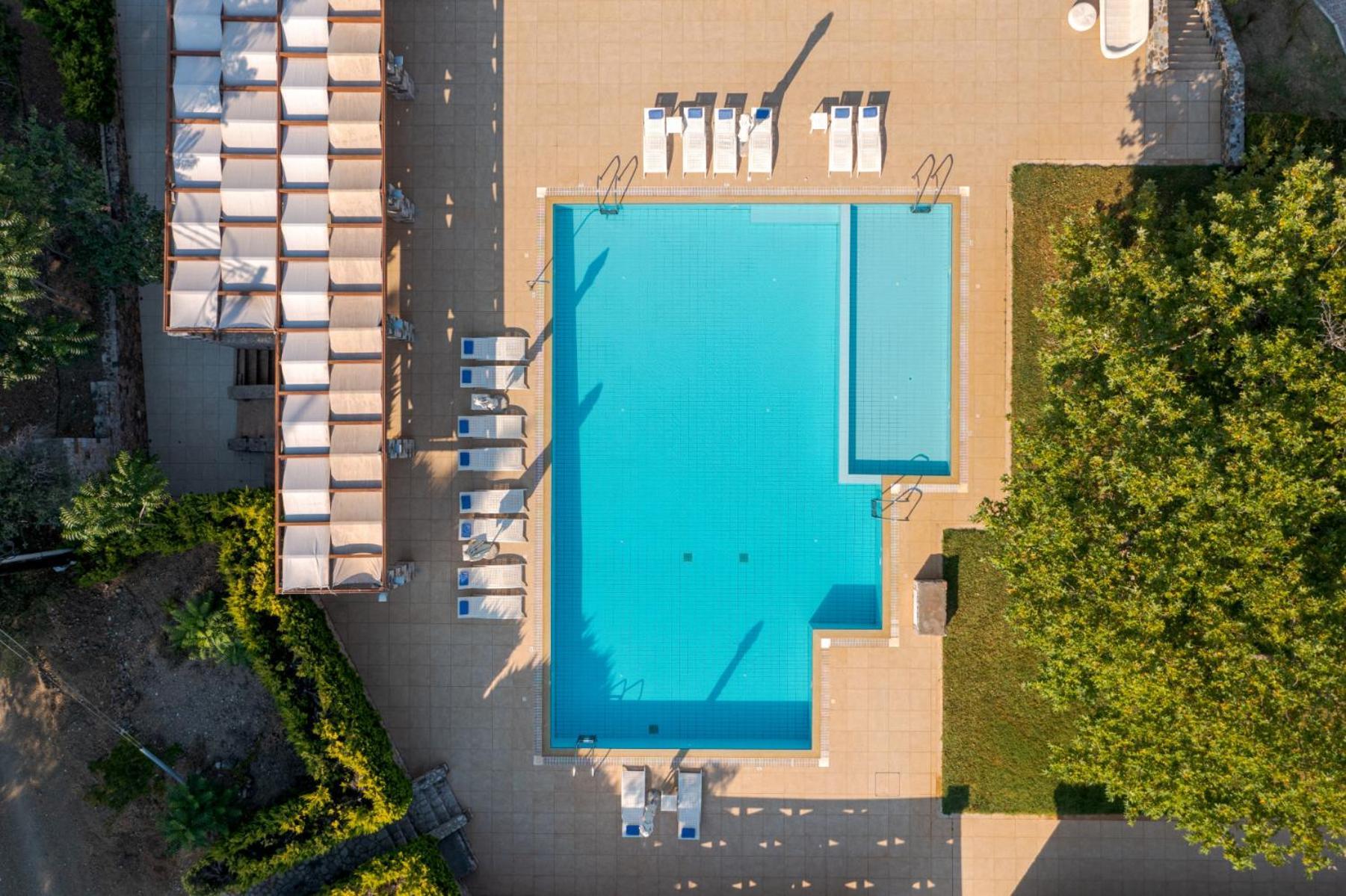 Kaminos Evia Hotel