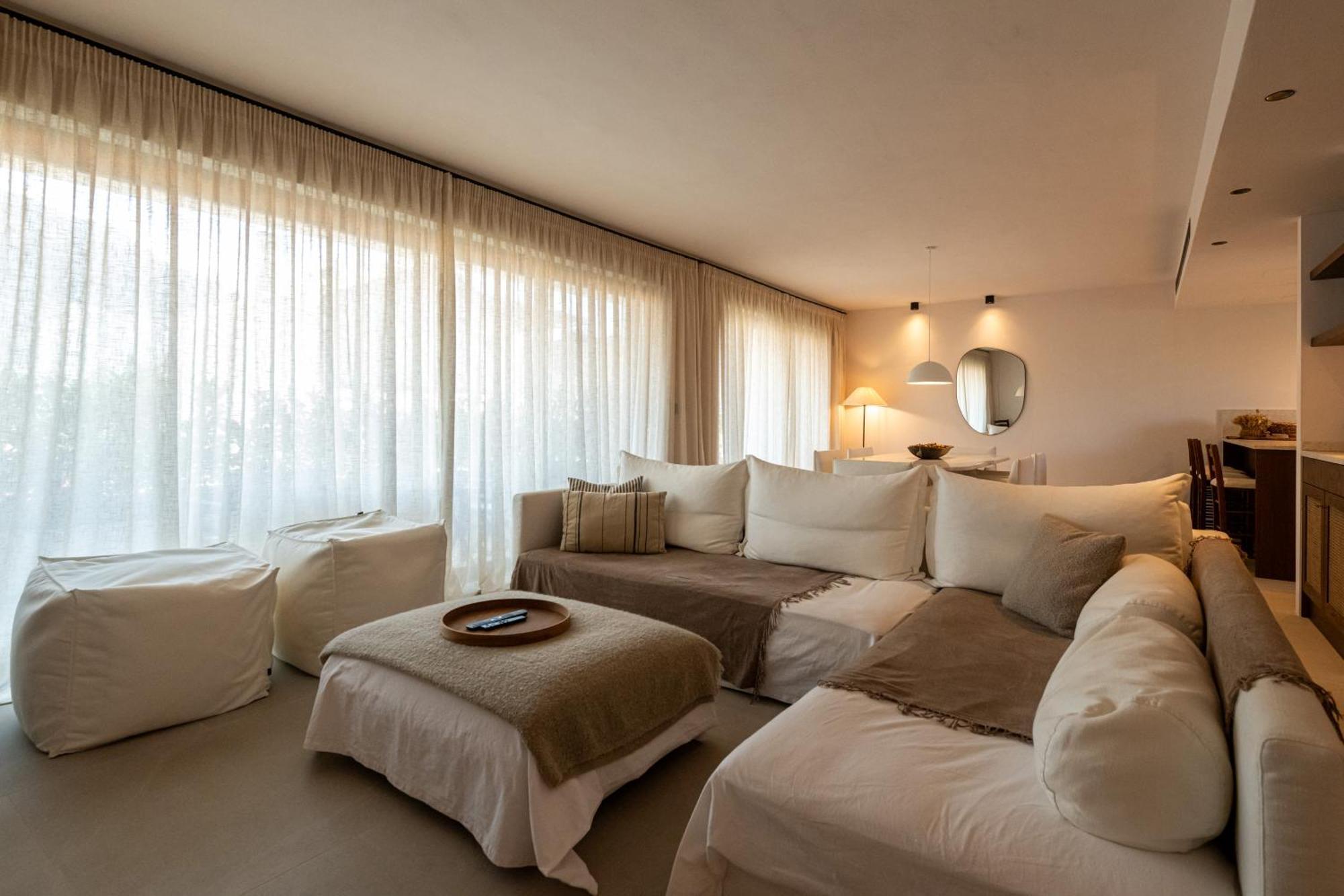 Ovilio Villa Kalamata