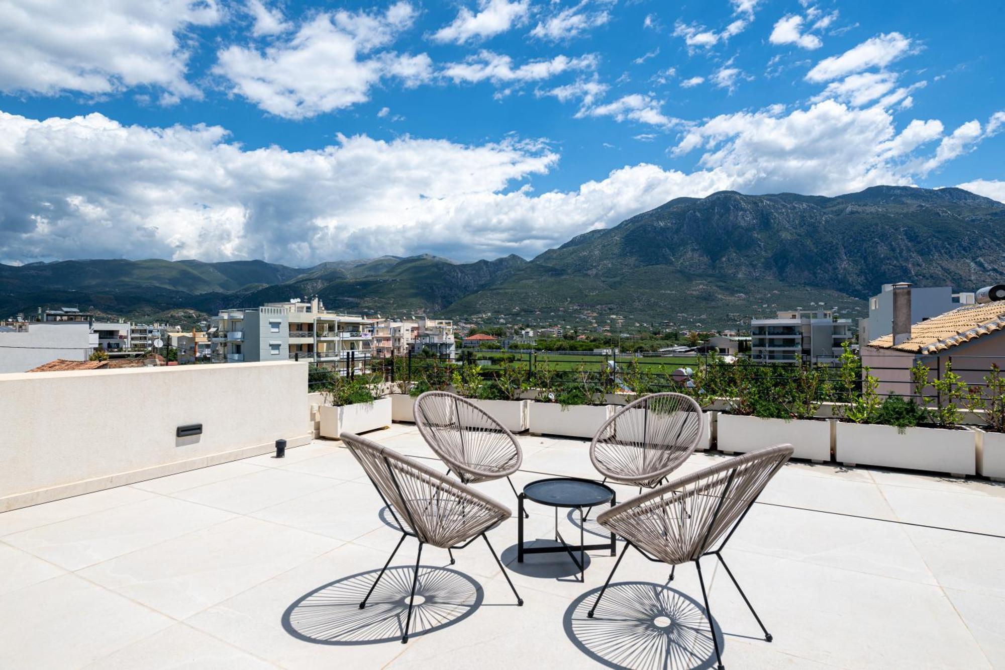 Ovilio Villa Kalamata