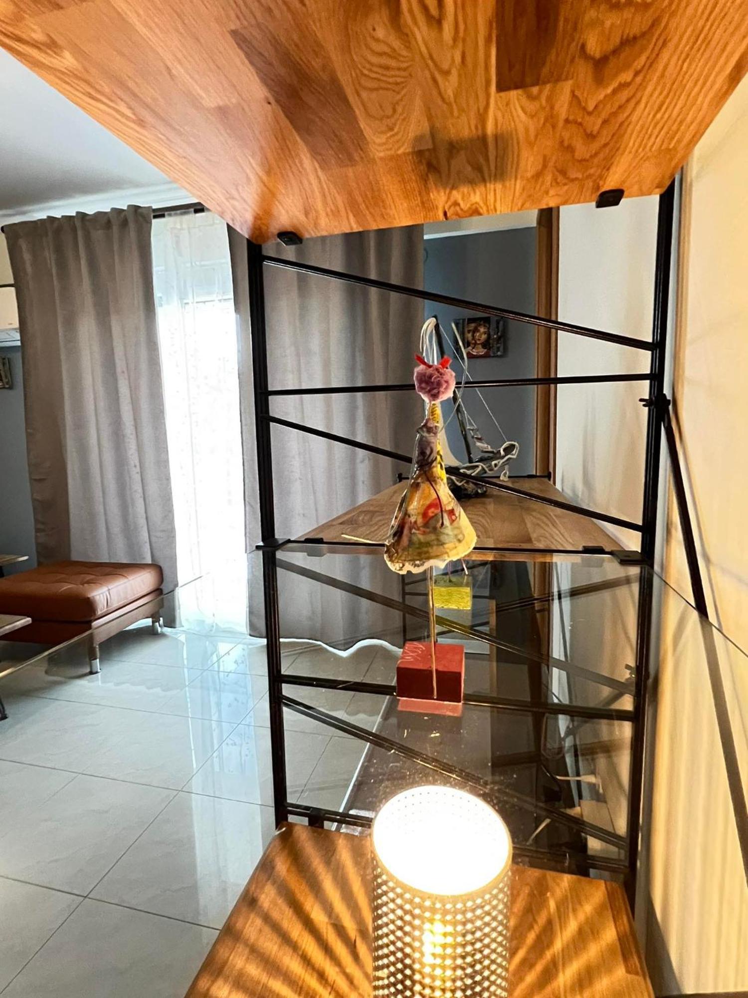 Steel & Oak Vintage Apartment *