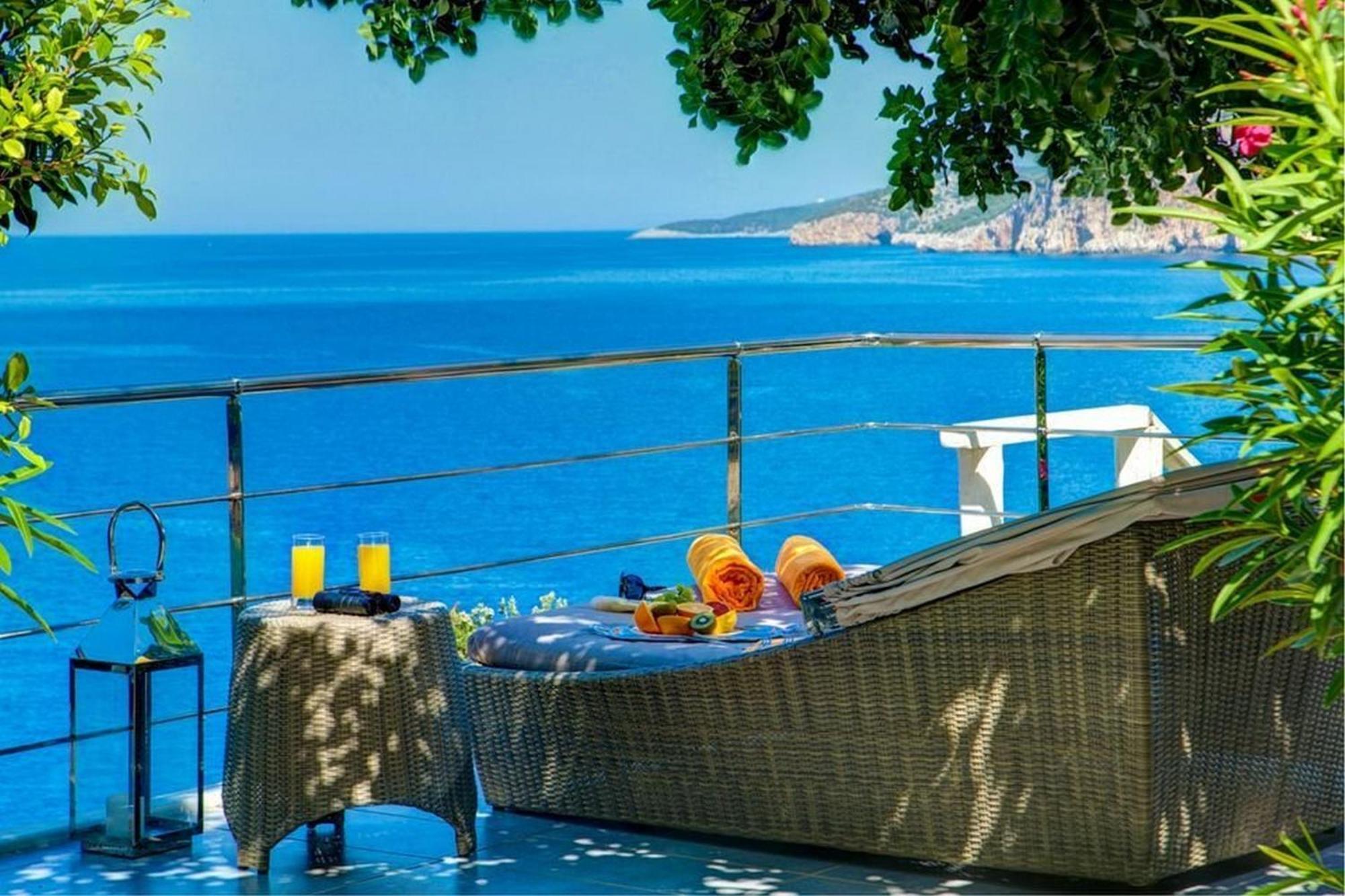Villa Kazaana: Seafront Kefalonia Retreat With Pool And Views