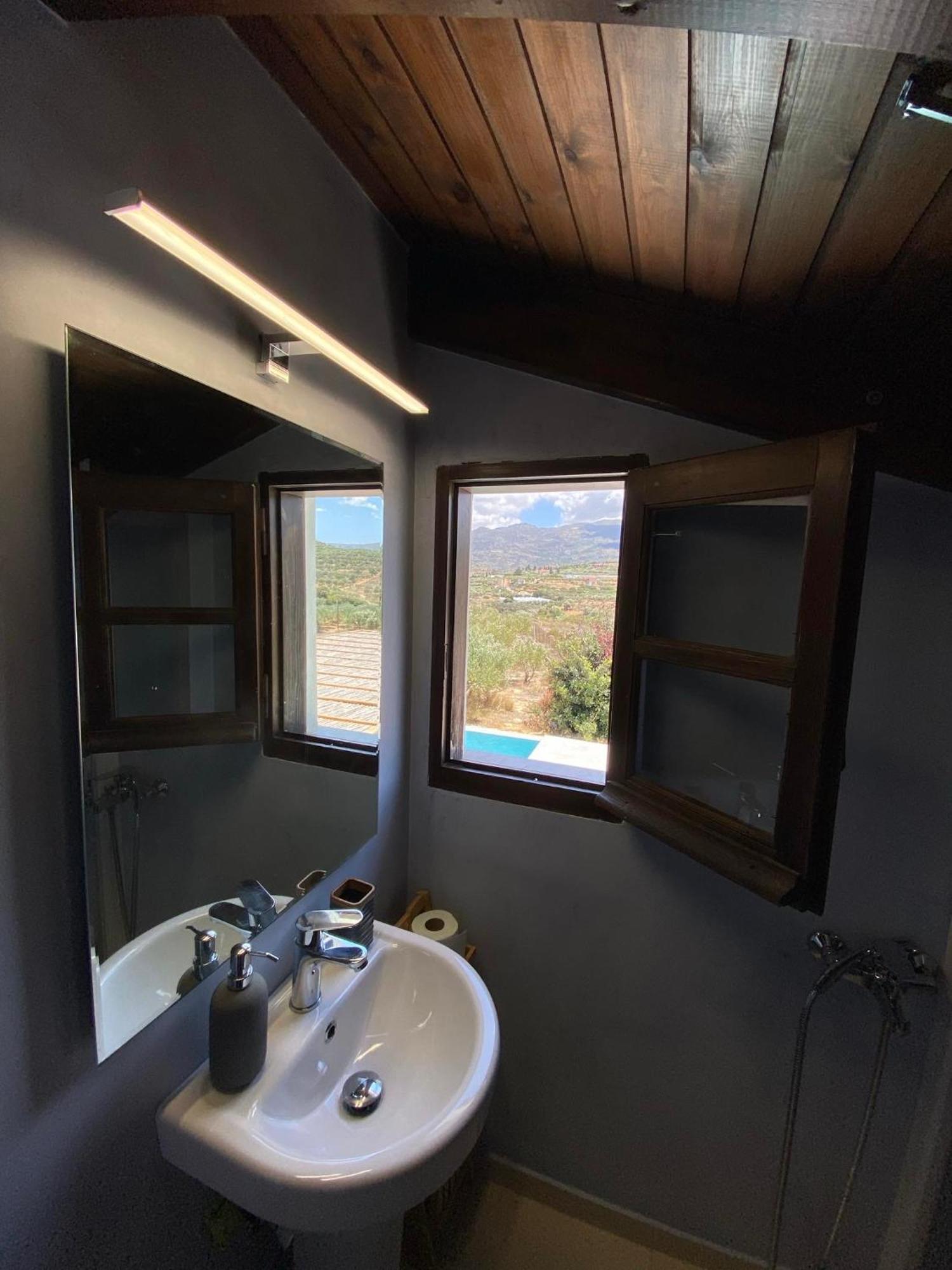 Thea Holiday home