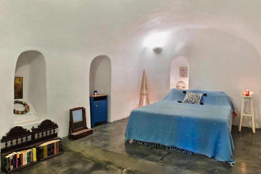 Holiday home Pori House-volcano View Oia (Santorini)