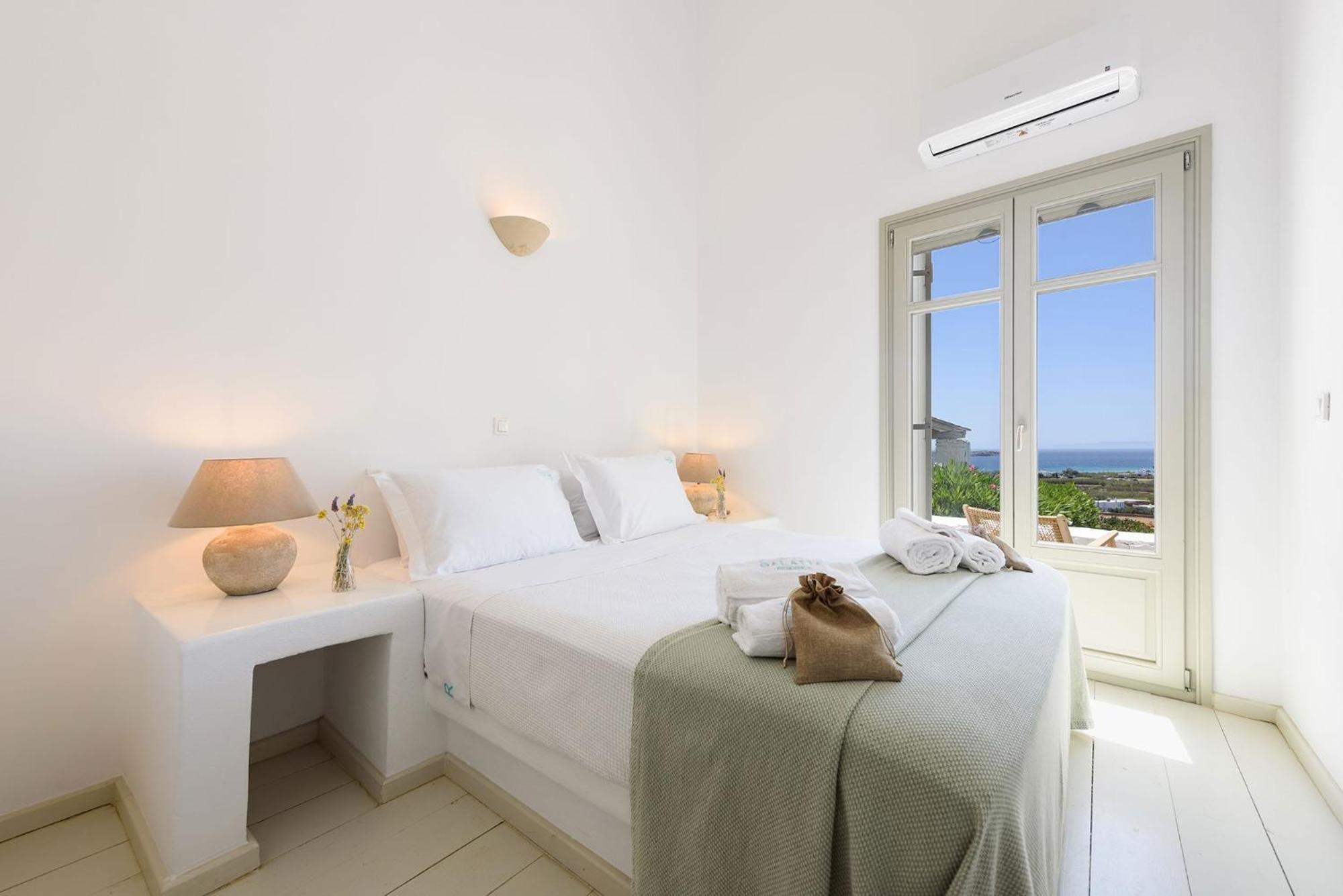Thalatta * Parikia (Paros)