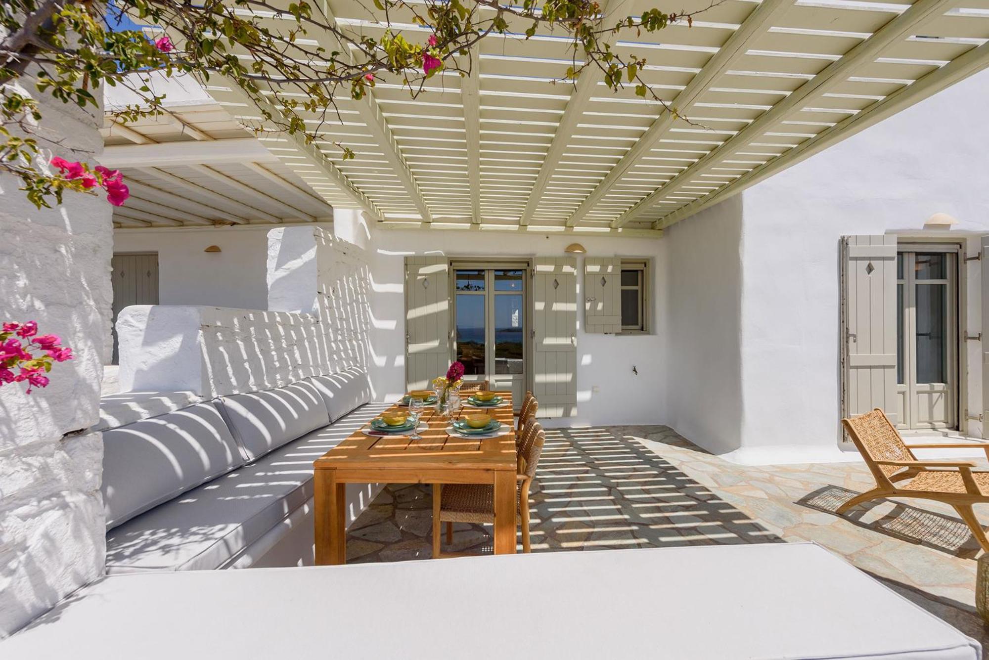 Thalatta Villa *