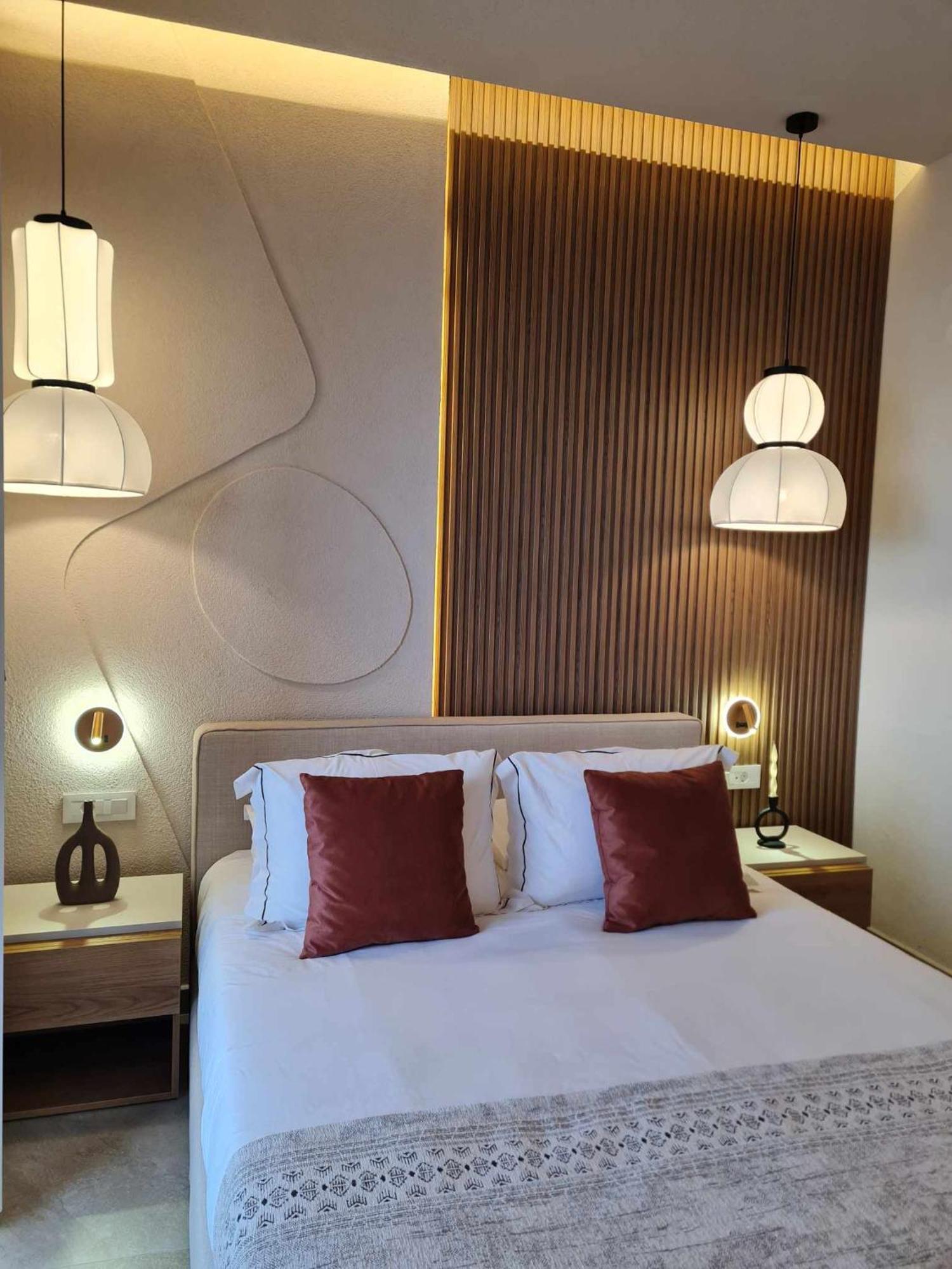 Anna Hotel *