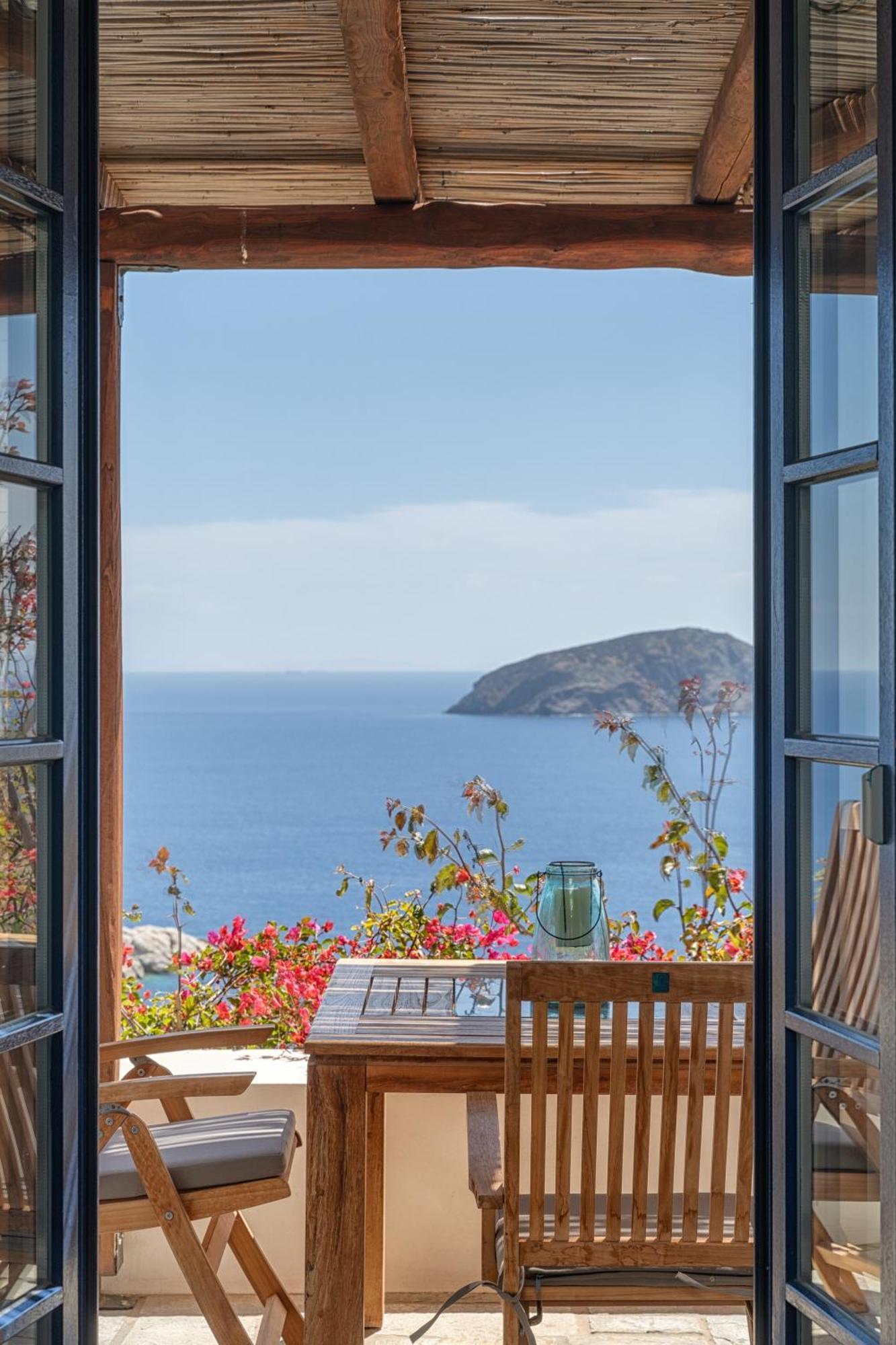 Agios Sostis * Serifos Town