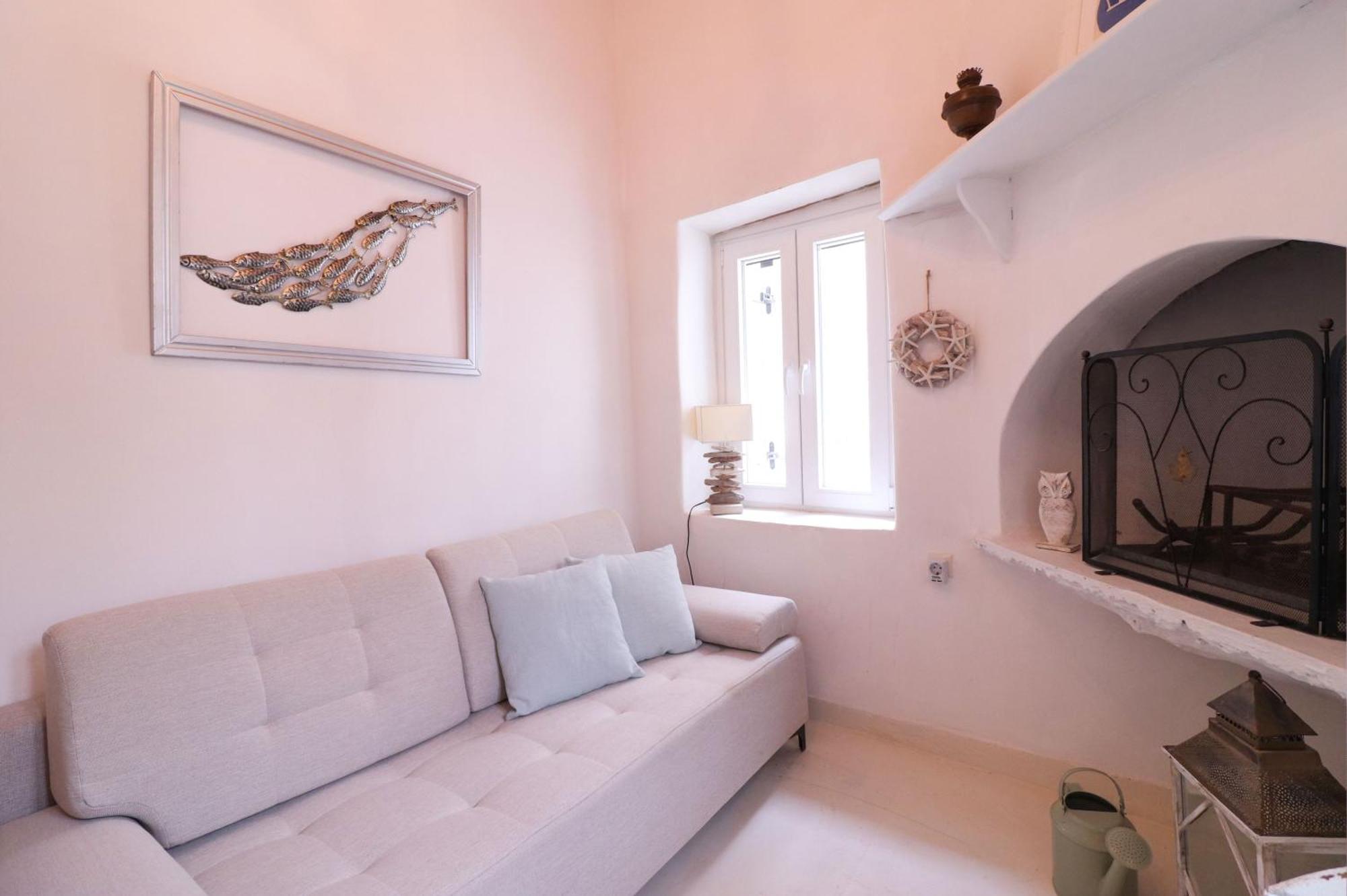 Traditional House In Holiday home Ano Syros