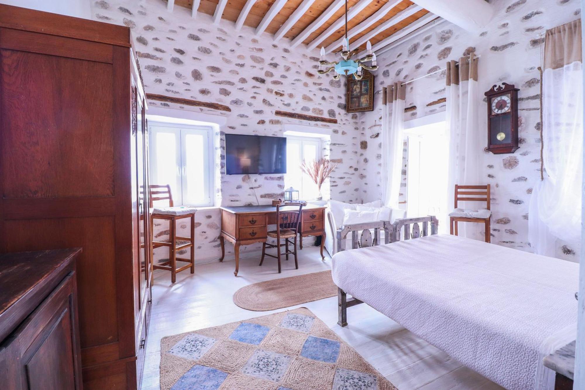 Traditional House In Ano Syros