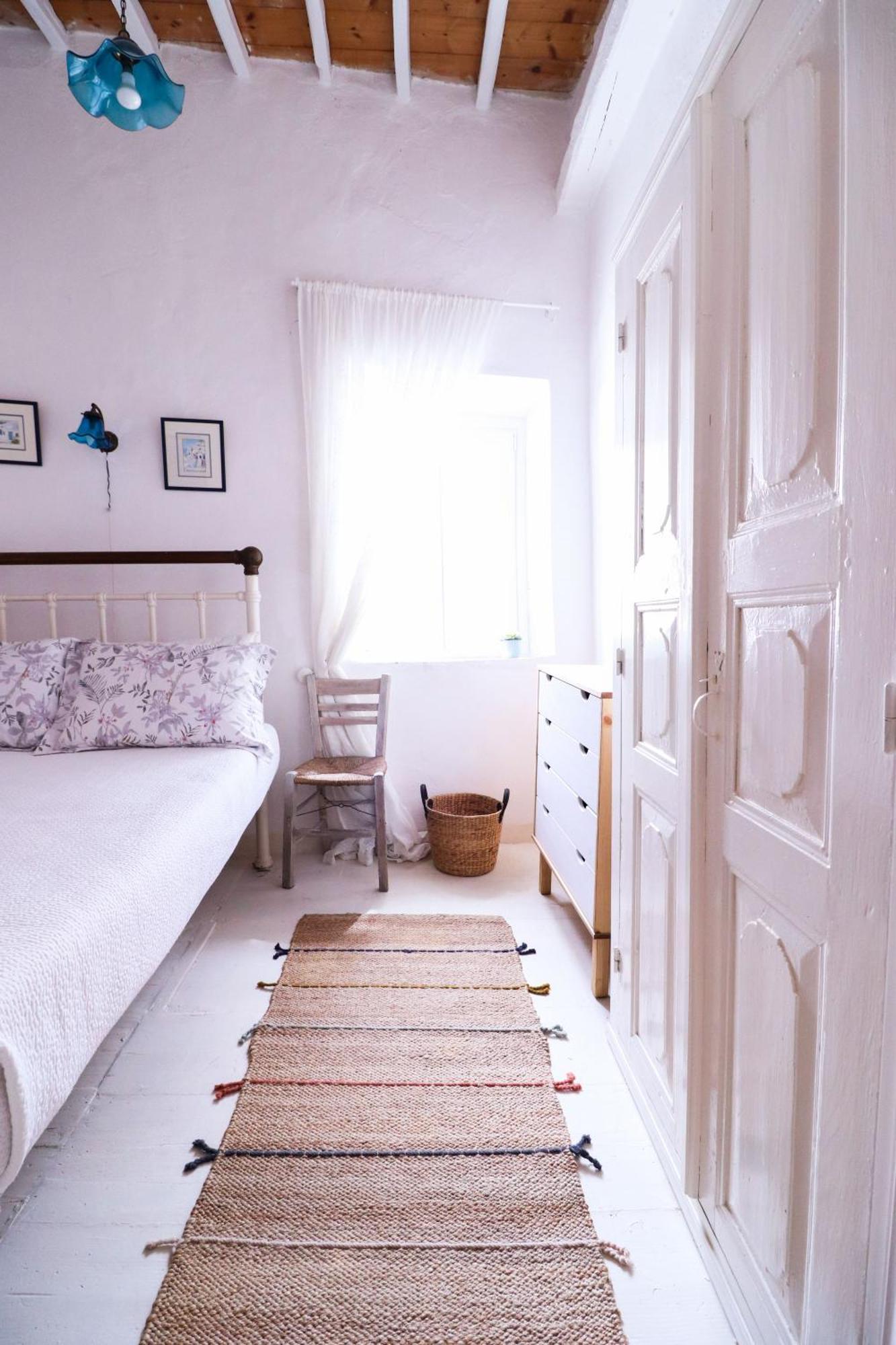 Traditional House In * Ano Syros