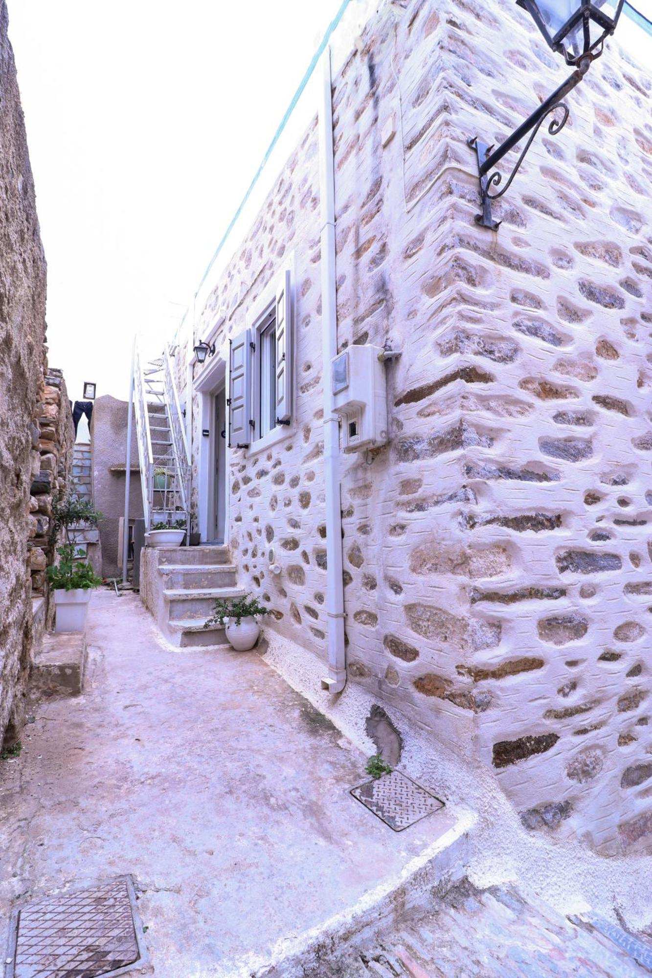 Traditional House In Ano Syros
