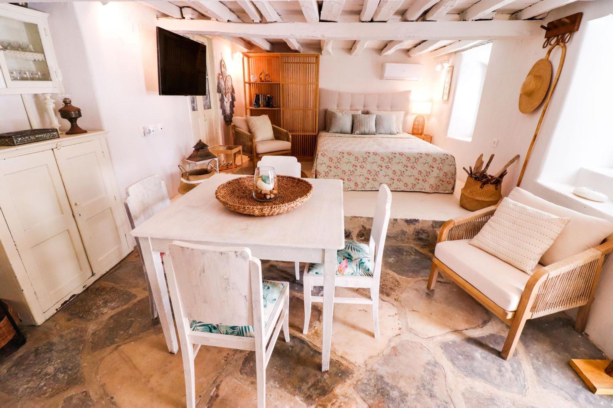 Holiday home Traditional House In