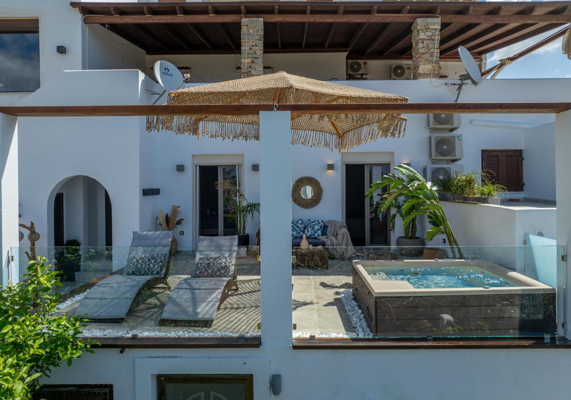 Mythodea Luxury Apartment