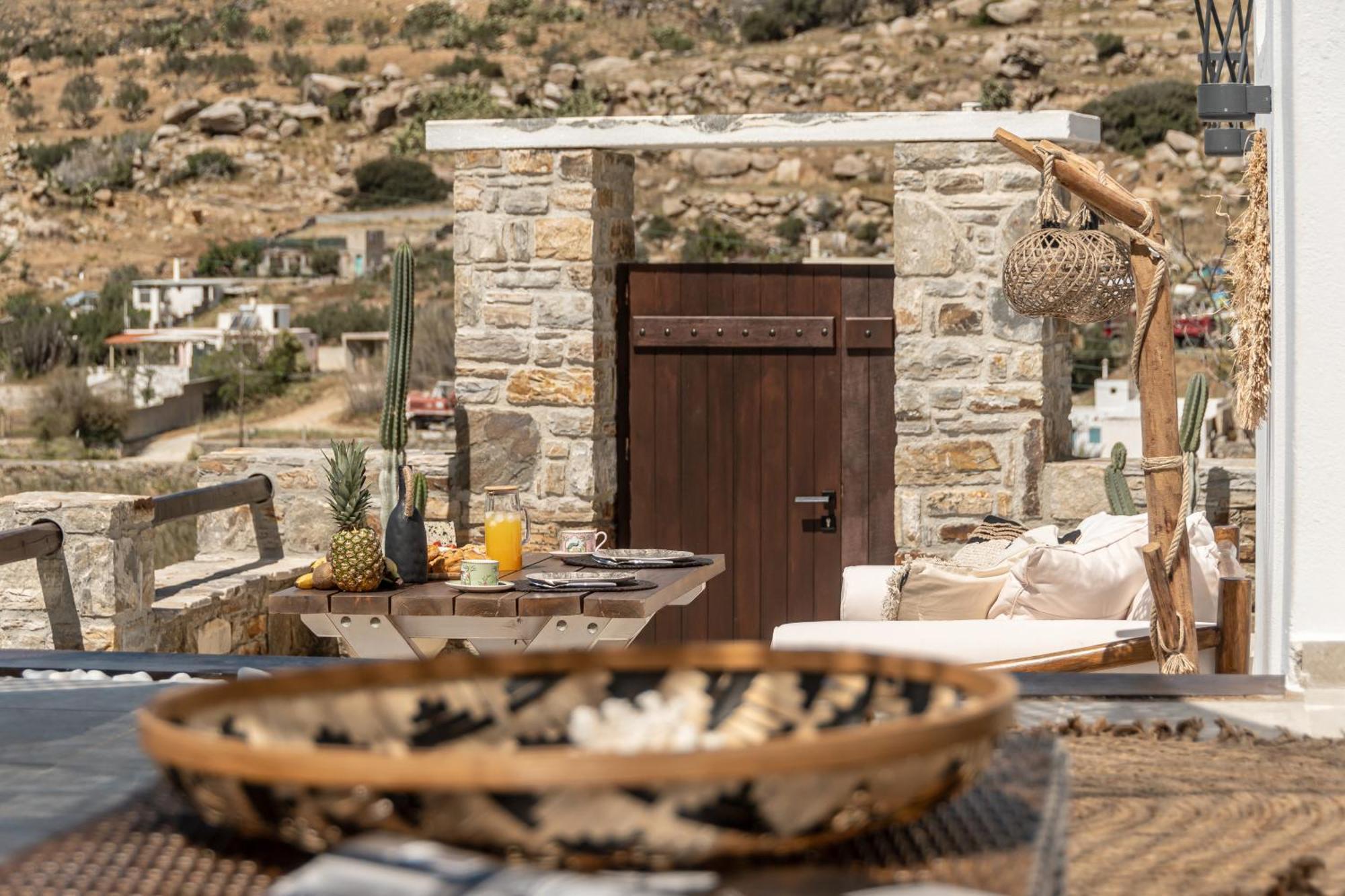 Mythodea Luxury Apartment