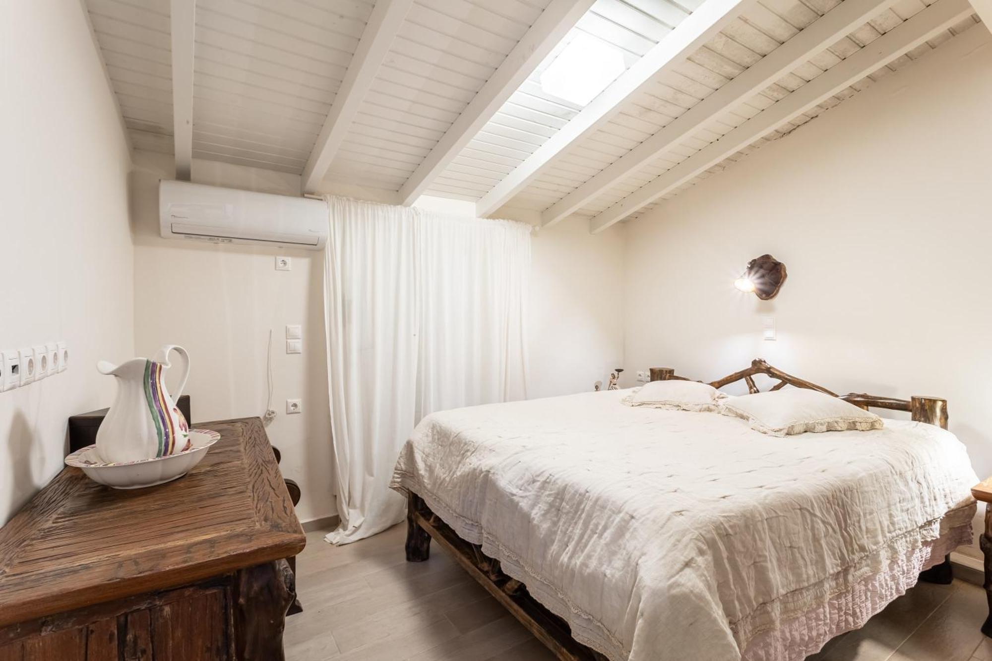 Evi's Seafront Hideaway - Cozy Nest Apartment *