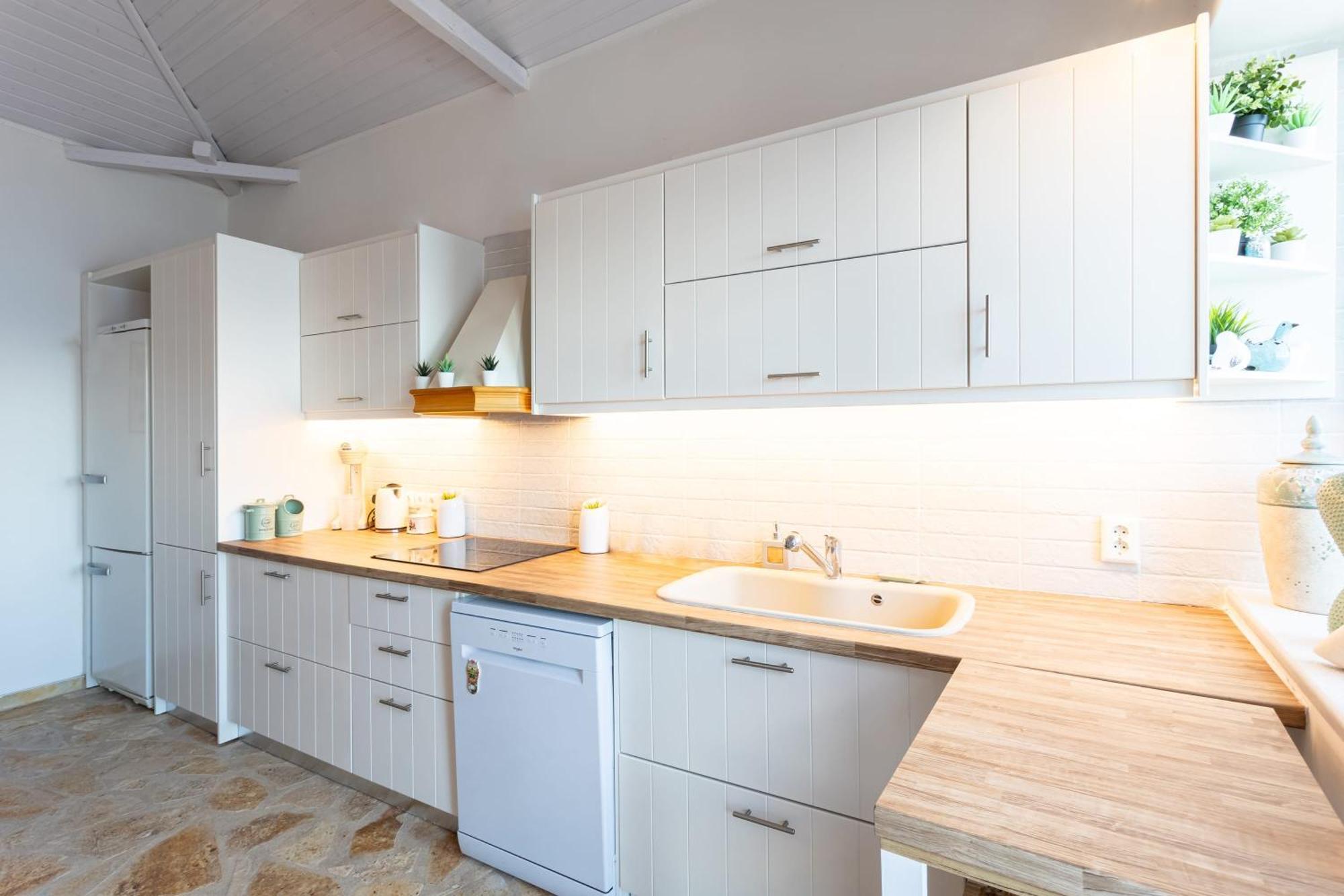 Apartment Evi's Seafront Hideaway - Cozy Nest Petalidi