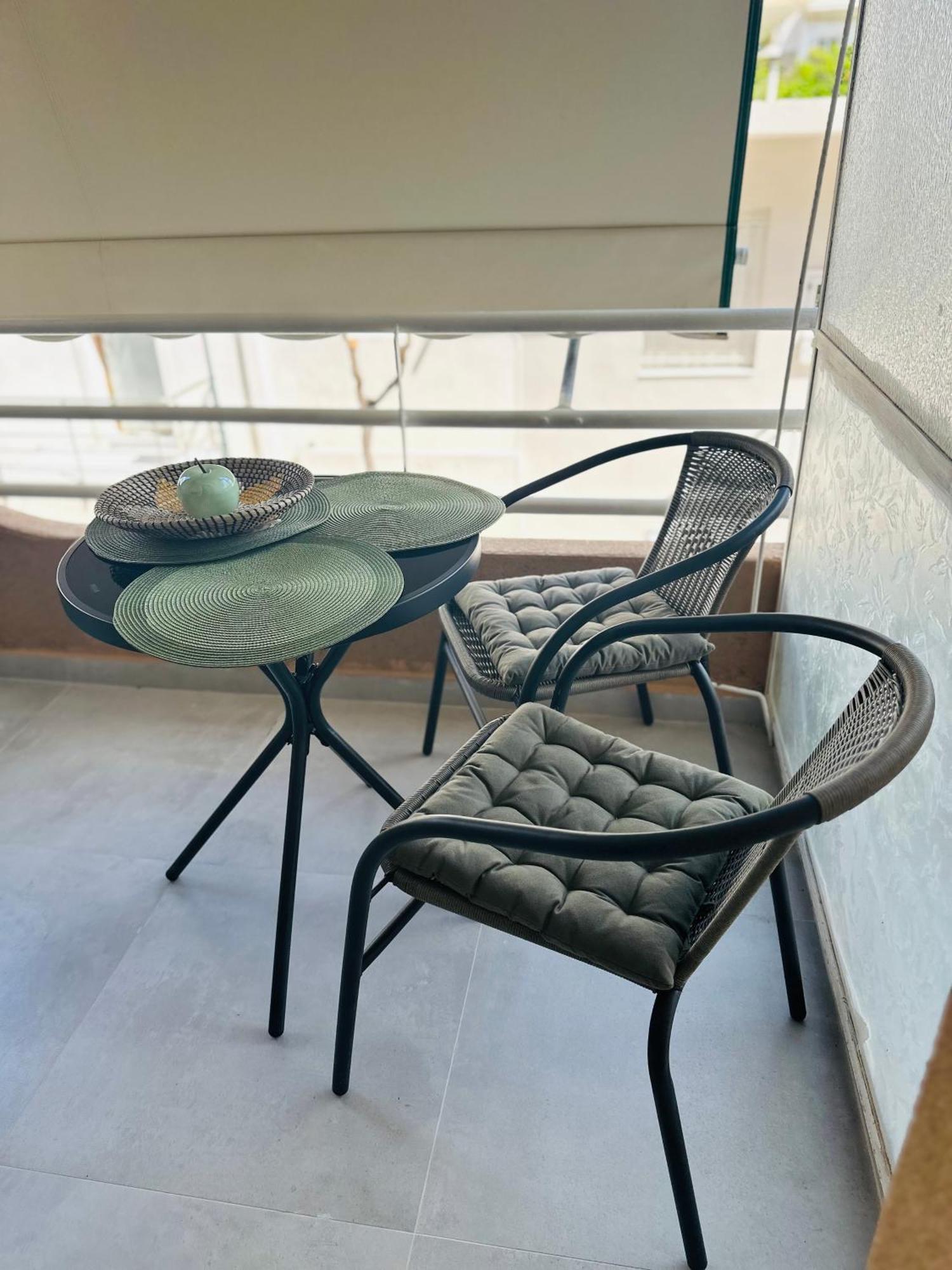 Eleni's Balcony Modern By The Sea Apartment *